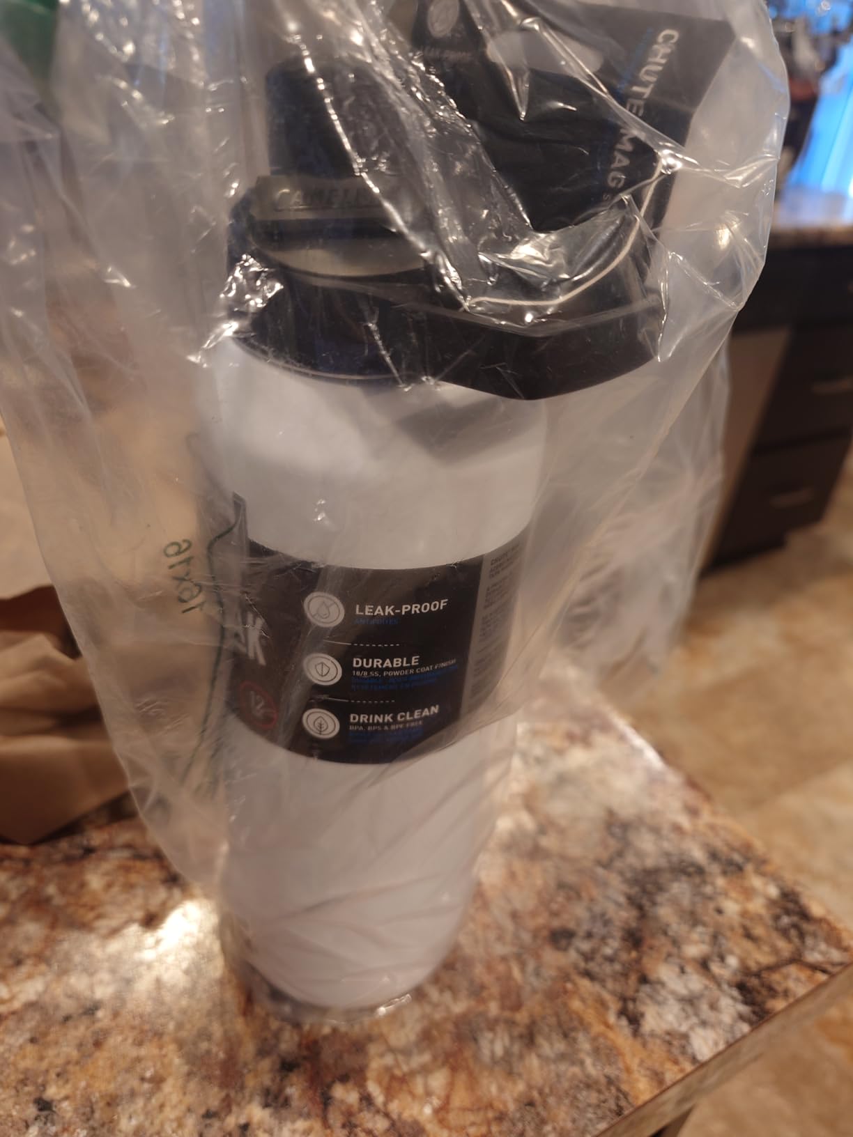 CamelBak Chute Mag Vacuum Insulated Stainless Steel Water Bottle, Magnetic Leak-Resistant Cap for Everyday Hydration customer photo 2