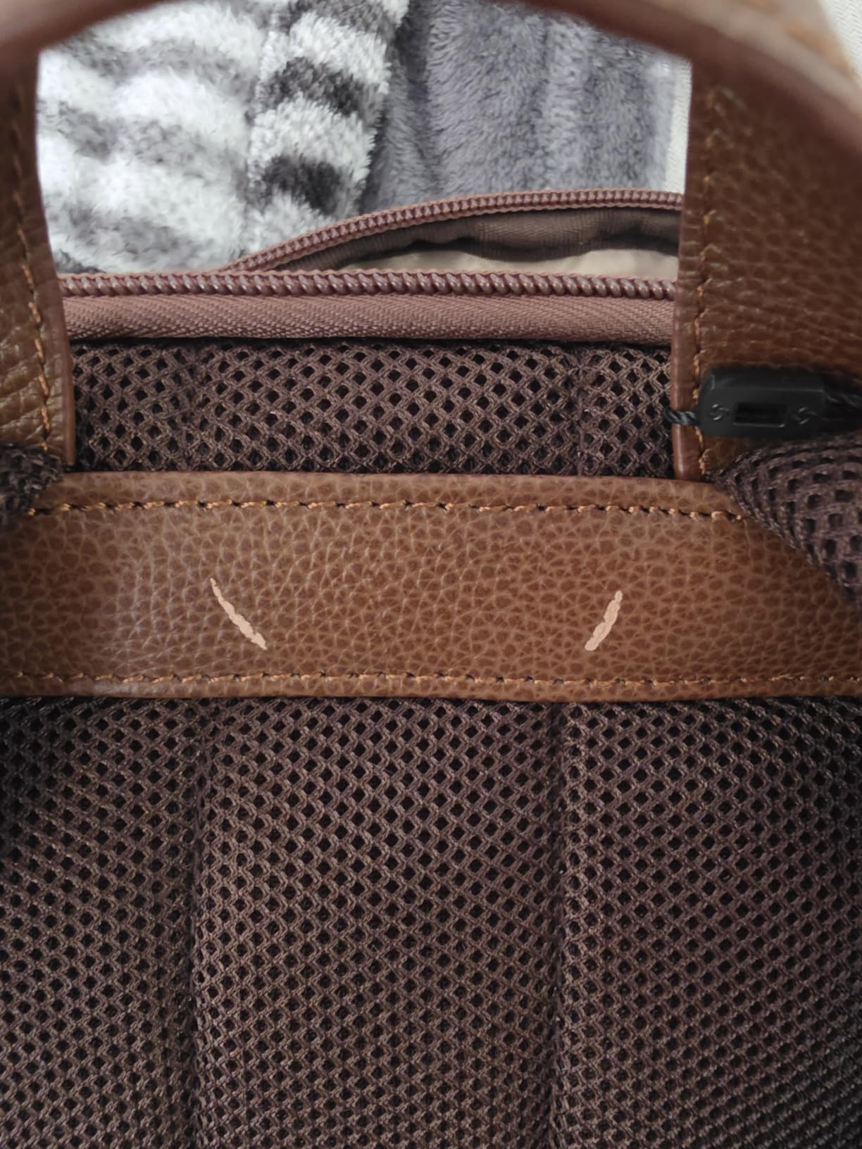 Samsonite Classic Leather Slim Backpack customer photo 2