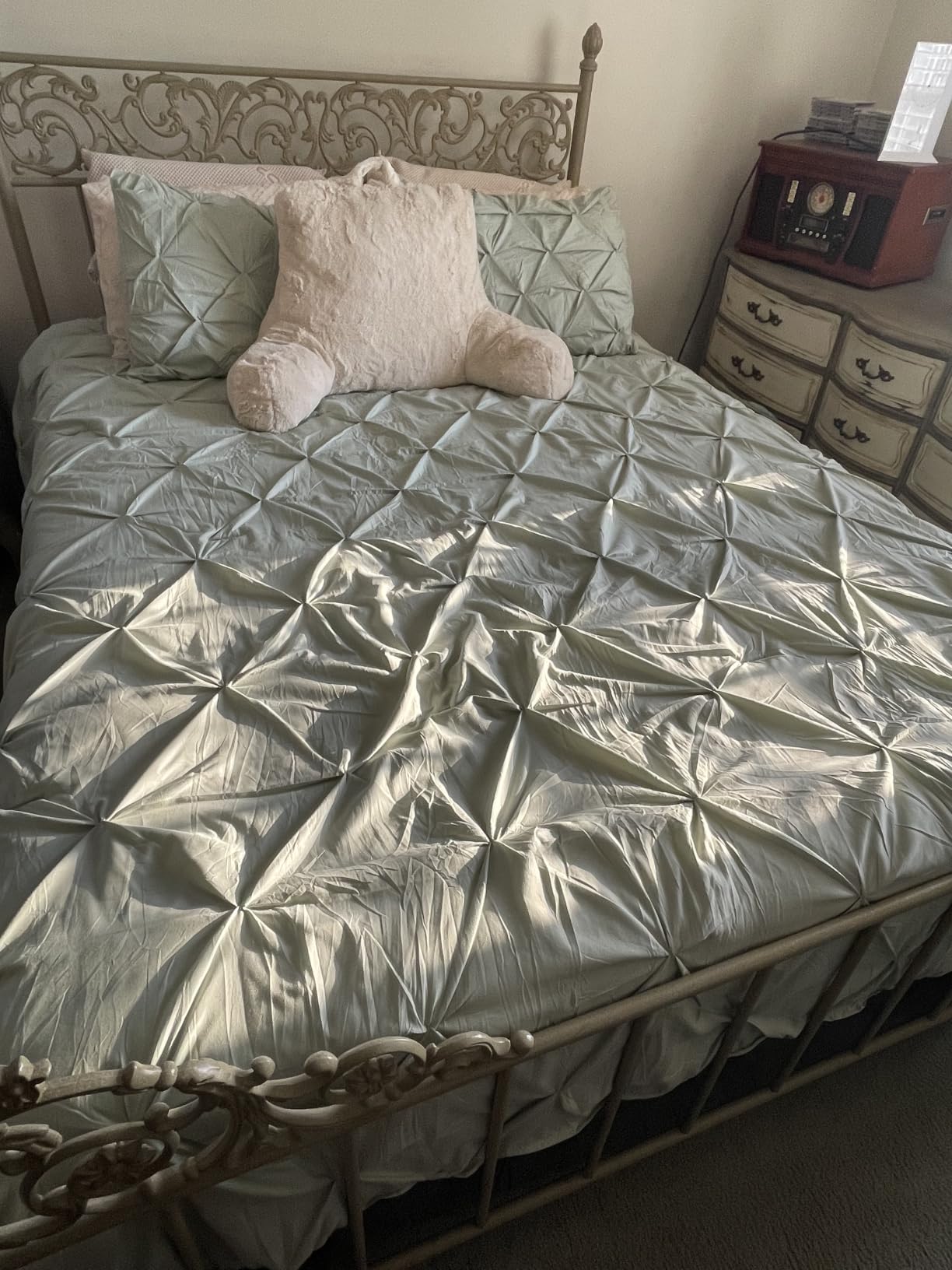 Bedsure 7-Piece White Comforter & Sheet Set, Queen Bed in a Bag | Marshmallow Comforter Set Down Alternative, Deep Pocket Fitted Sheet, Pintuck Design, Room Decor, OEKO-TEX Certified customer photo 1