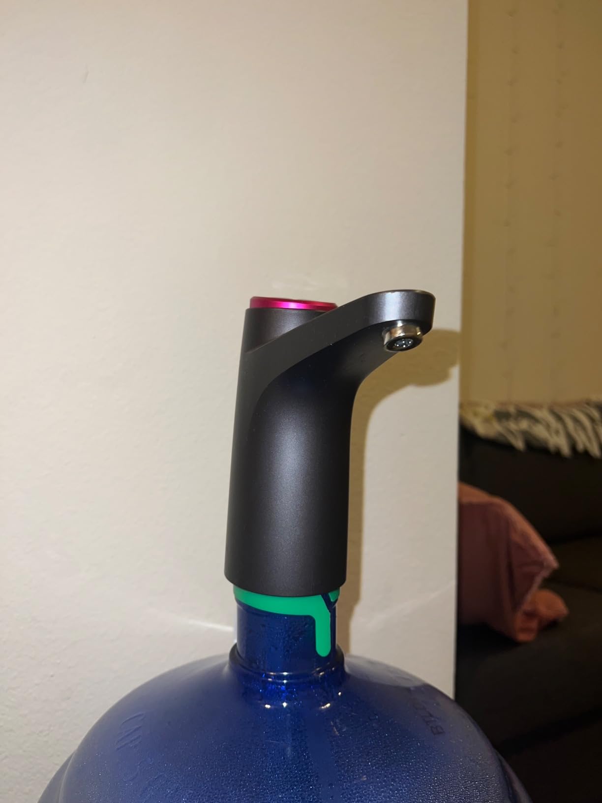 Cozy BlueWater Dispenser, Portable Water Bottle Pump for Universal 3, 4 and 5 Gallon with USB Electric Charging and Automatic Off Switch (Black) customer photo 2