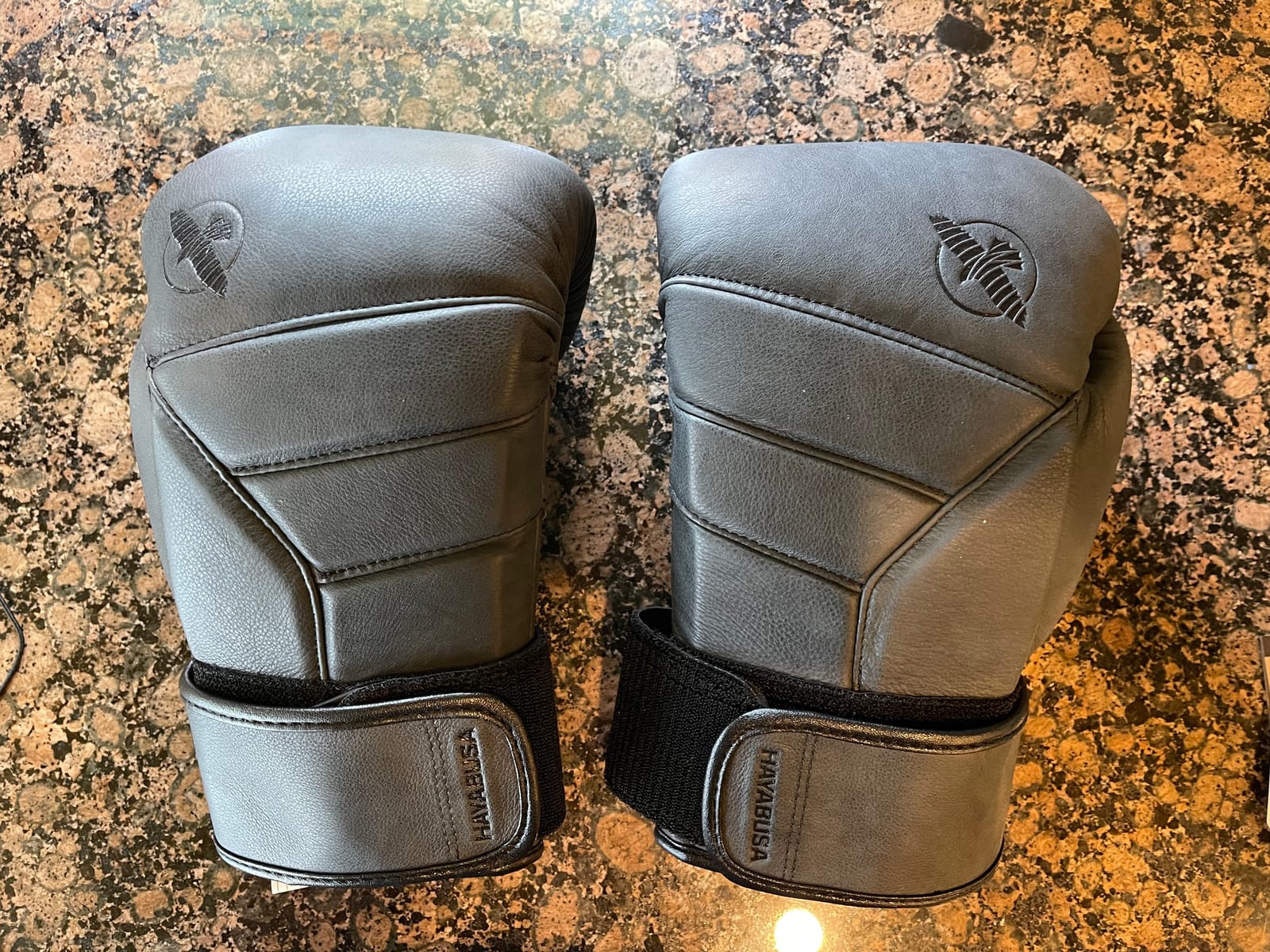 Hayabusa T3 LX Leather Boxing Gloves | Leather Boxing Gloves, Training Gloves Men and Women, Sparring Gloves, Heavy Bag Gloves, 16oz Boxing Gloves, Muay Thai Gloves customer photo 1