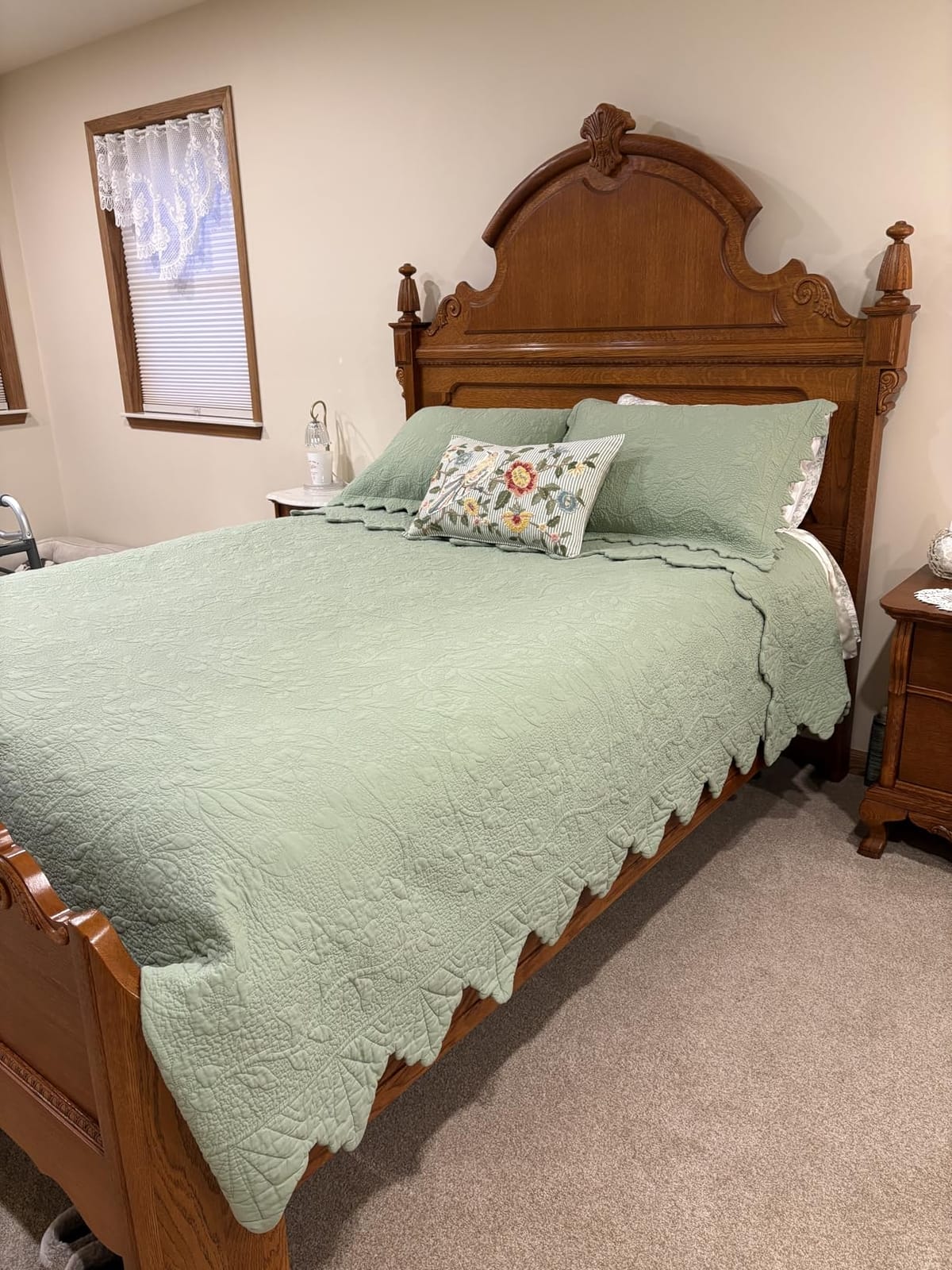 Brandream Beige Cotton Quilt Set Queen Scalloped Matelasse Coverlet 3PC | Vintage Floral Vine Stitching, Elegant Scalloped Edges, Comfortable for All Seasons, Cottage Farmhouse Style Quilt and Shams customer photo 1