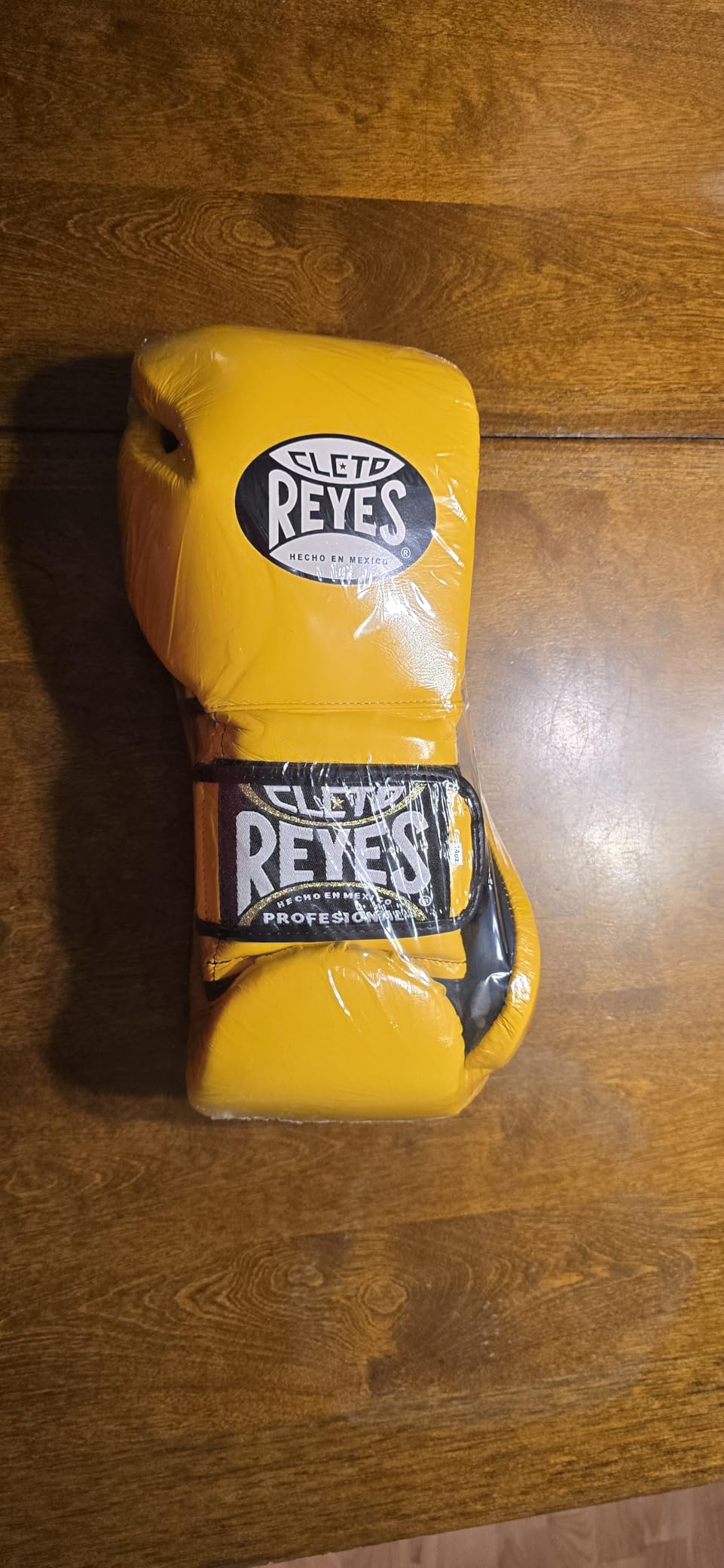 CLETO REYES Training Boxing Gloves with Hook and Loop Closure for Sparring and Heavy Punching Bags, Men and Women, MMA, Kickboxing, Muay Thai customer photo 1