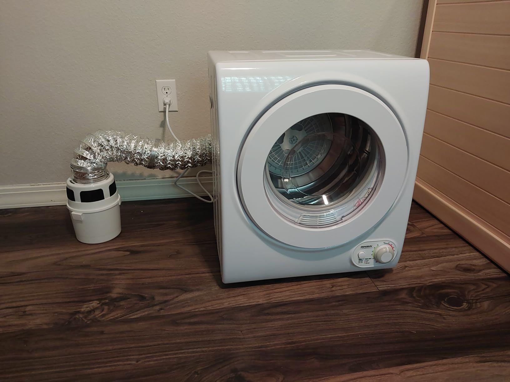 ROVSUN 110V Portable Clothes Dryer, High End Laundry Front Load Tumble Dryer Machine with Stainless Steel Tub & Simple Control Knob for Apartment, Dorm - 850W, White customer photo 1