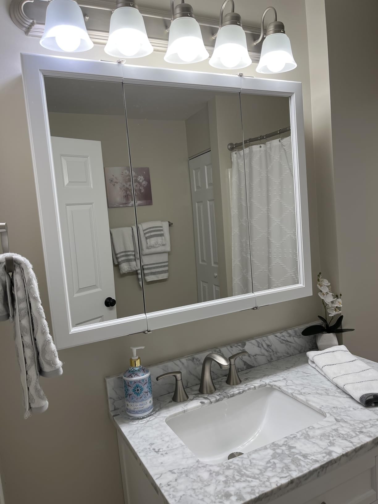 Design House Wyndham Bathroom Medicine Cabinet with Mirror, 30 Inch Wall Mount Medicine Cabinet, 3 Mirrored Doors, Bathroom Wall Cabinet with Storage, White customer photo 2