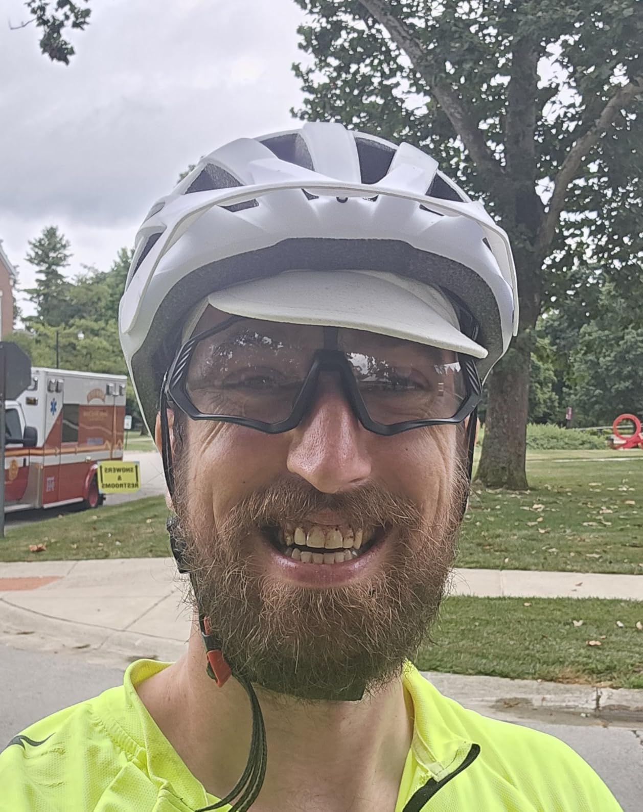KAPVOE Photochromic Cycling Glasses Clear Mountain Bike Sunglasses K9408 customer photo 2