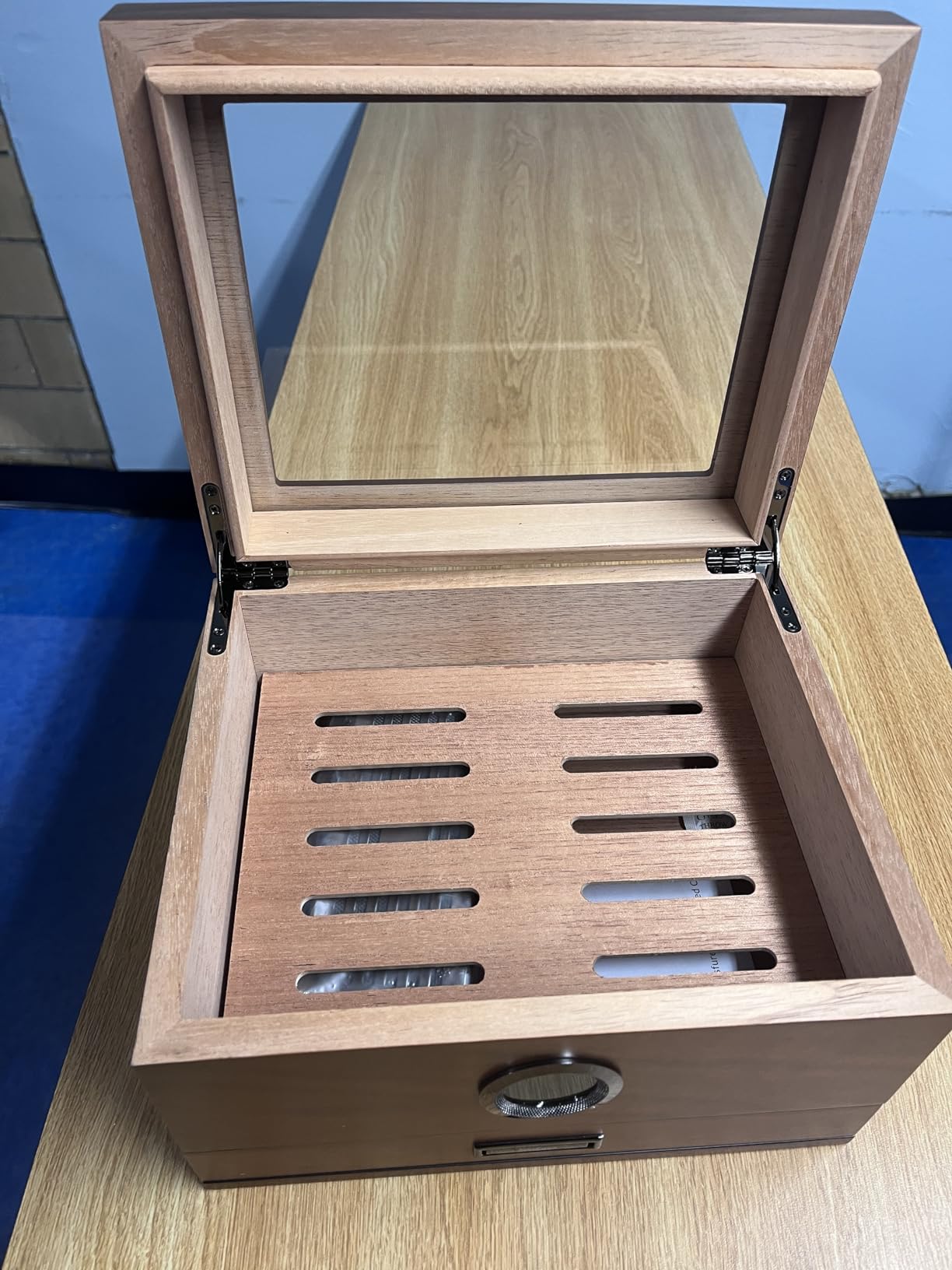 Cigar Humidor, Handcrafted Spanish Cedar Glass Top Humidor, Cigar Desktop Box Accurate Digital Hygrometer with 2 Humidor Solution(25-55 Cigars) by Jansfuren customer photo 1
