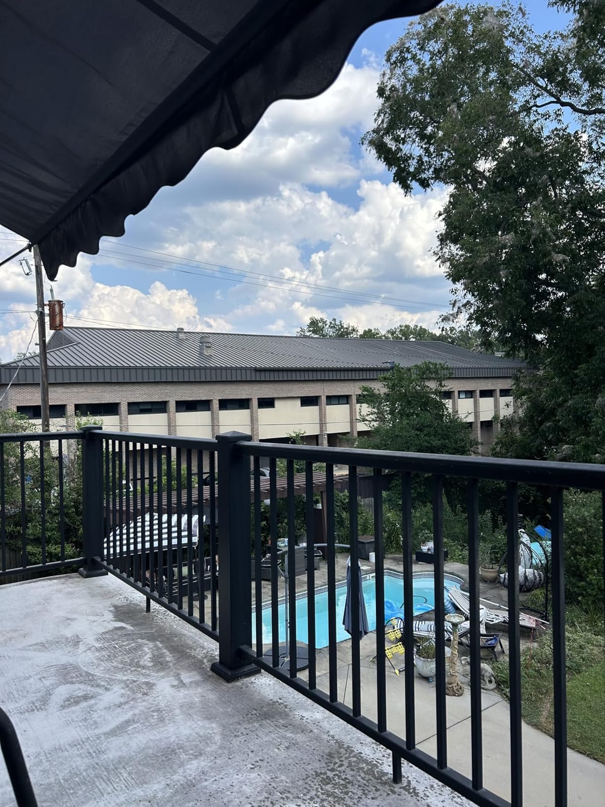 STEELAID Manual Retractable Awning - 118