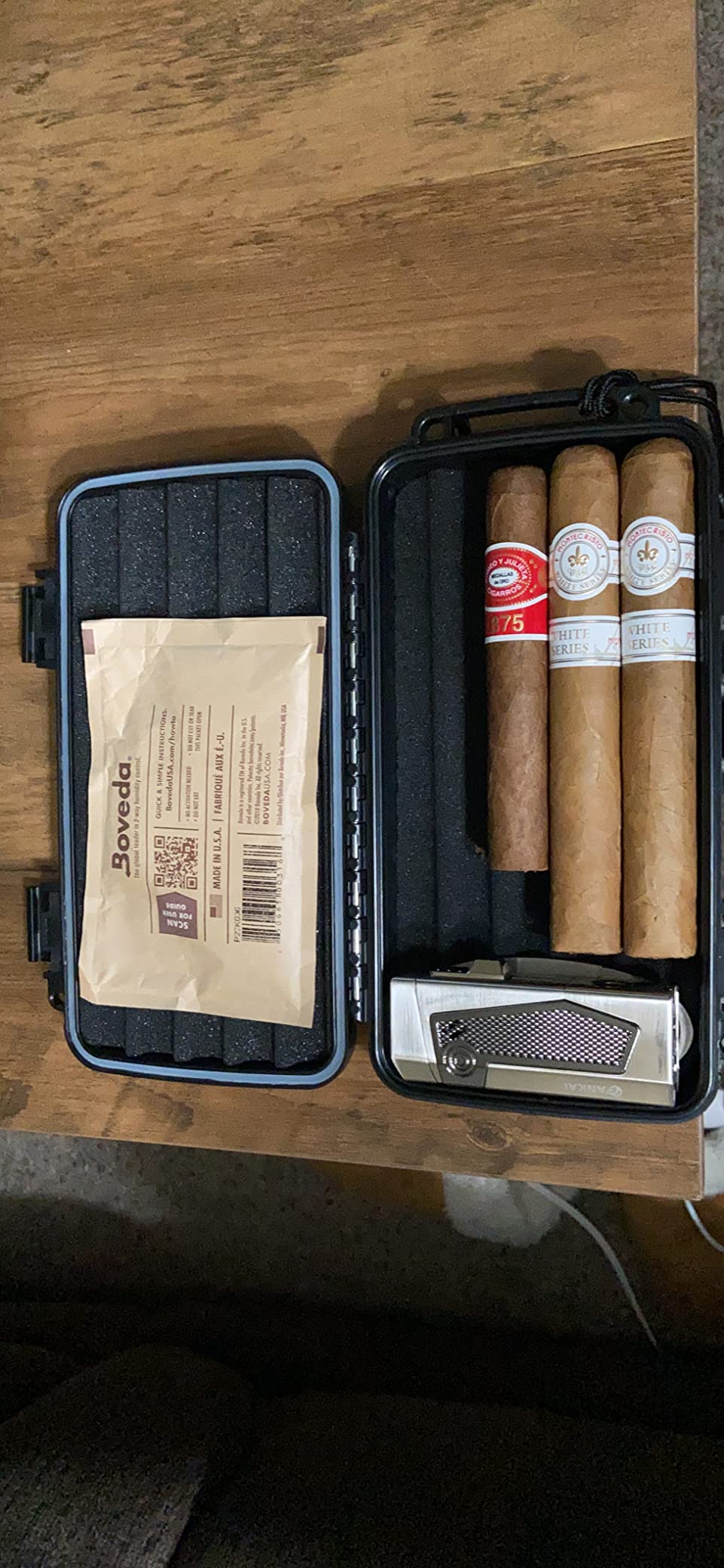 Flauno Travel Cigar Humidor Case - Portable Cigar Box with Humidifier Disc & Cigar Cutter | Waterproof | Crushproof | Airtight | Durable (Holds up to 5 Cigars) customer photo 2