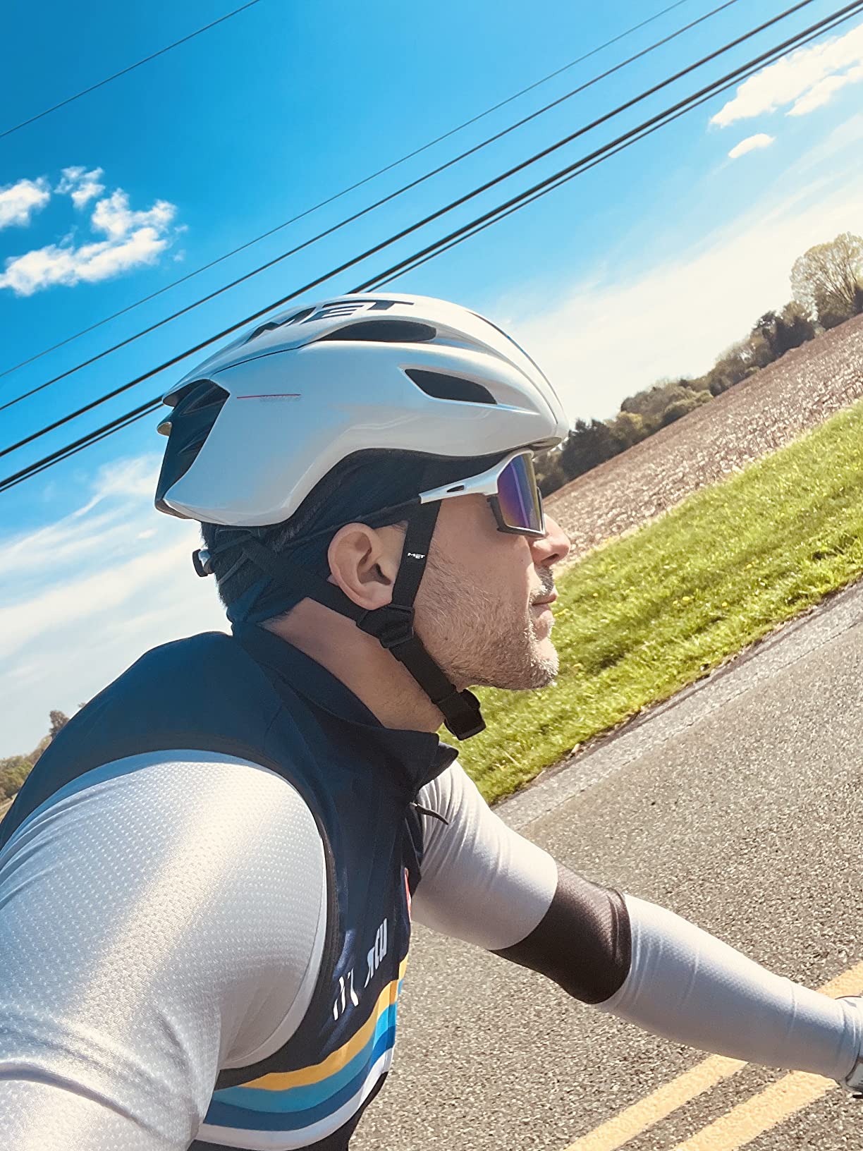 MET Manta MIPS Aero Road Bike Helmet | Lightweight Aerodynamic Cycling Helmet for Adults, Internal Air Channeling, MIPS-C2 Tech, Sunglasses Port customer photo 1
