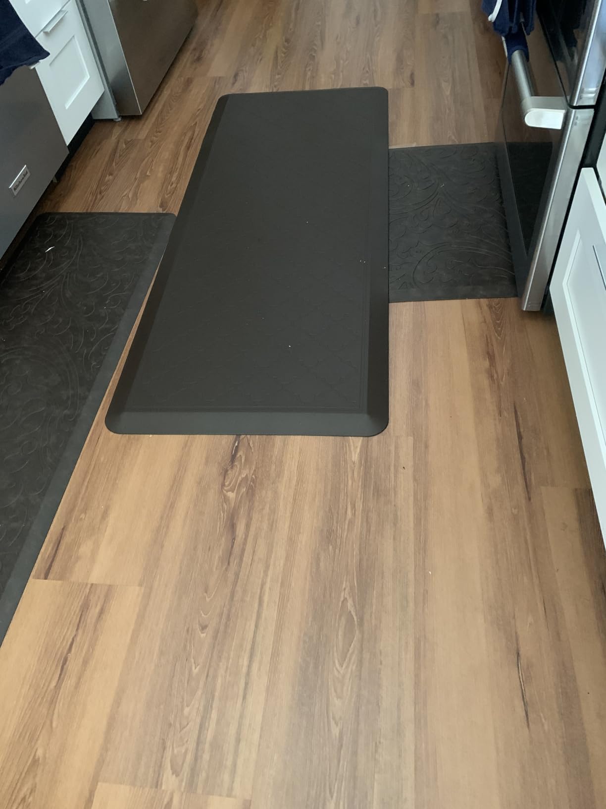 24 x 60 Inch Extra Support Anti Fatigue Comfort Kitchen Mat, Waterproof Long Kitchen Runner, Non-Slip Standing Desk Mat, Commercial Pads for Offices, Home, Garages (Bordeaux Black, 24'' x 60'') customer photo 1