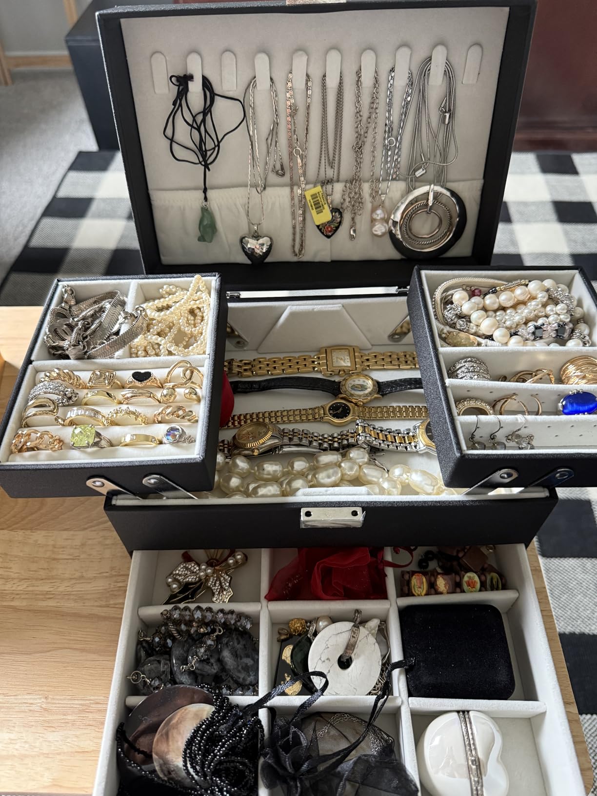 Dajasan Jewelry Organizer Box, Large Jewelry Boxes for Women Girls, Space-Saving 3 Layers Jewelry Storage Case with Drawer, Movable Metal Stand, Modern, Gift Idea (Black) customer photo 2