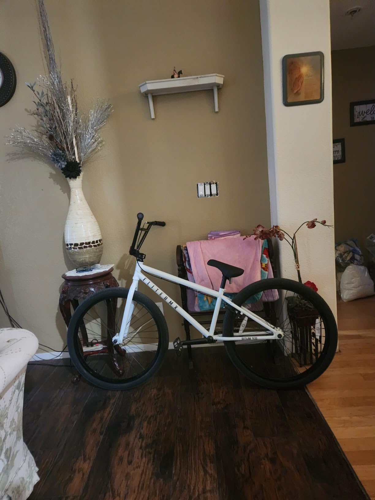 Elite BMX Bicycle 18