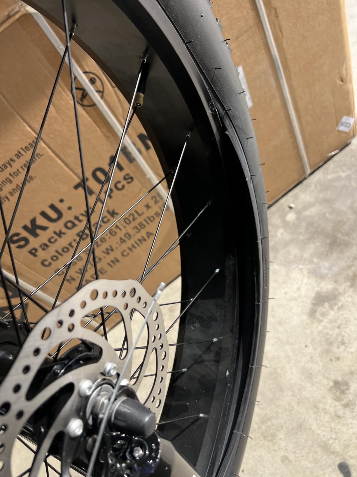 Outroad Fat Tire Mountain Bike with 26 inch Wheels, 21 Speed with High Carbon Steel Frame, Double Disc Brake and Front Suspension Anti-Slip Bikes customer photo 1