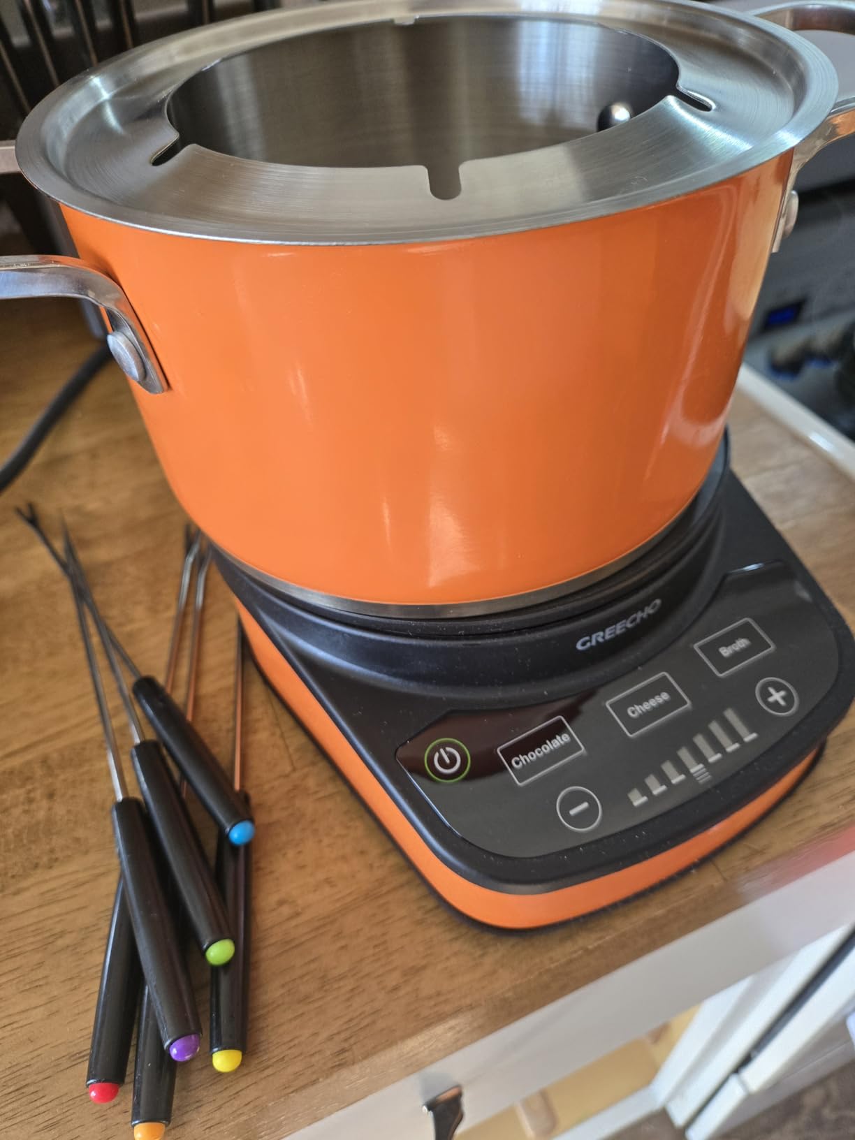 Fondue Pot Electric Set, 2.6 Qt Stainless Steel Electric Fondue Pot with 3 Preset Mode (Cheese, Chocolate & Broth), 1200W Fondue Pot Set with Separated Fondue Pot & 6 Color-Coded Forks, Orange customer photo 1