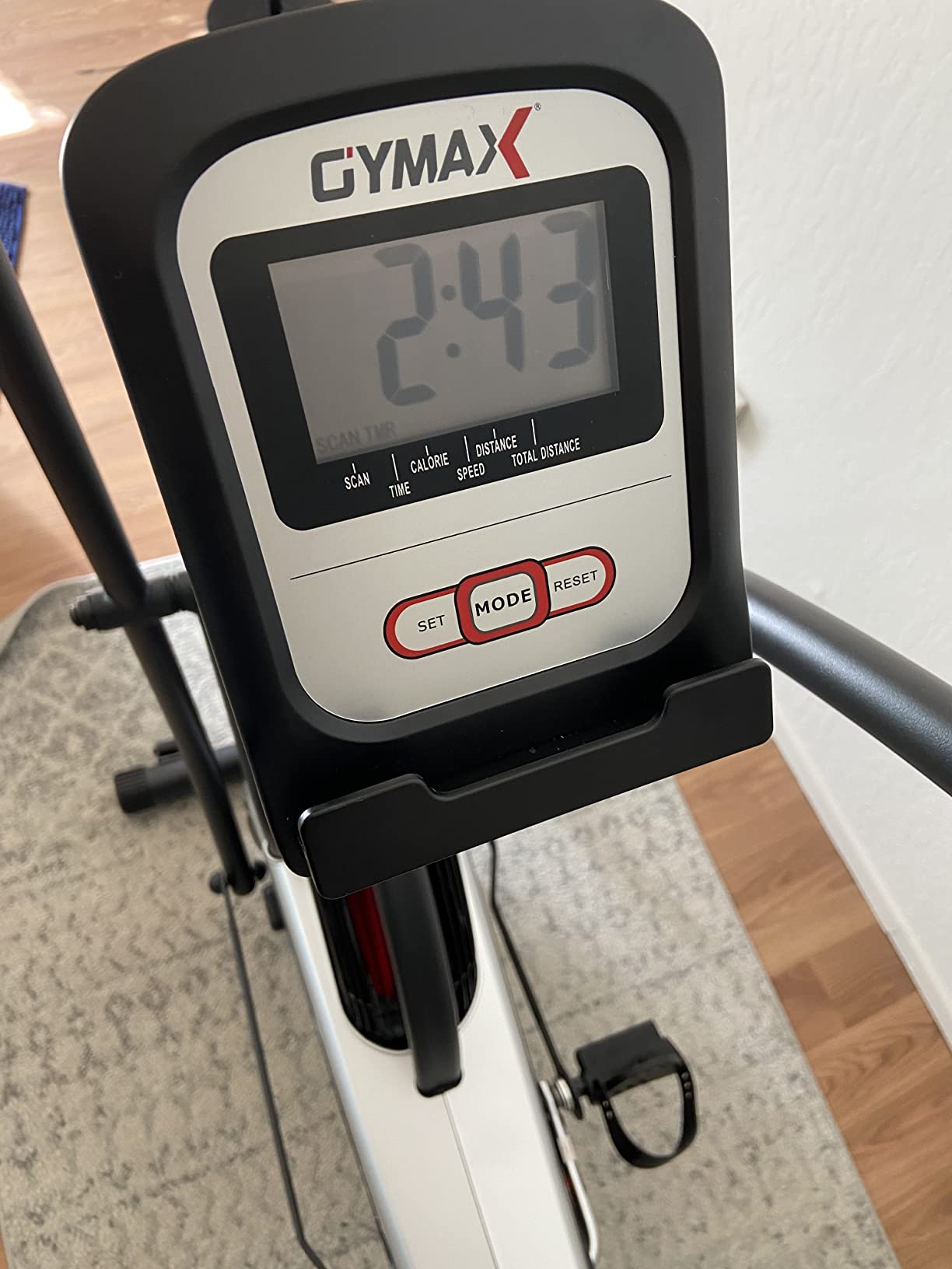 Goplus Air Bike, Fan Exercise Bike with Unlimited Resistance, Clear LCD Display, Tablet Holder, Adjustable Seat and Built-in Wheels, Fan Cycling Bike for Home Cardio Training customer photo 2
