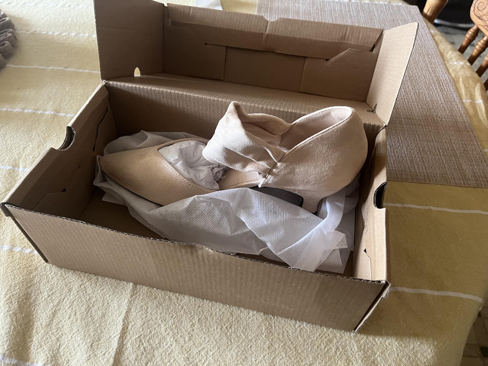 Coutgo Womens Low Kitten Heel Dress Shoes Pointed Toe Slip on Ankle Strap Cutout Elegant Party Wedding Pumps customer photo 1