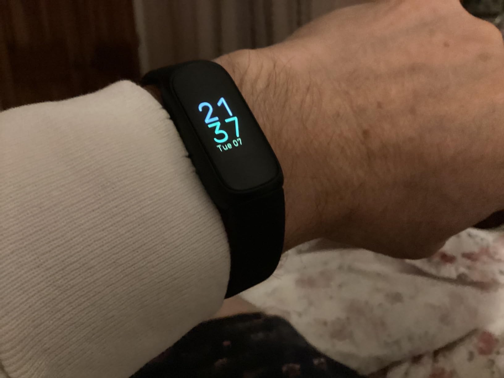 Google Fitbit Inspire 3 - Lilac Bliss/Black - Small and Large Bands | Stress management, sleep tracking, 24/7 heart rate, 3-month Google Health Premium membership included, small and large bands customer photo 1