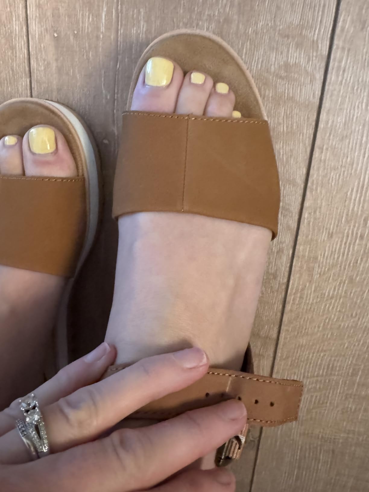 TOMS Women's Diana Wedge Sandal, Leather Upper, CloudBound Insole customer photo 1