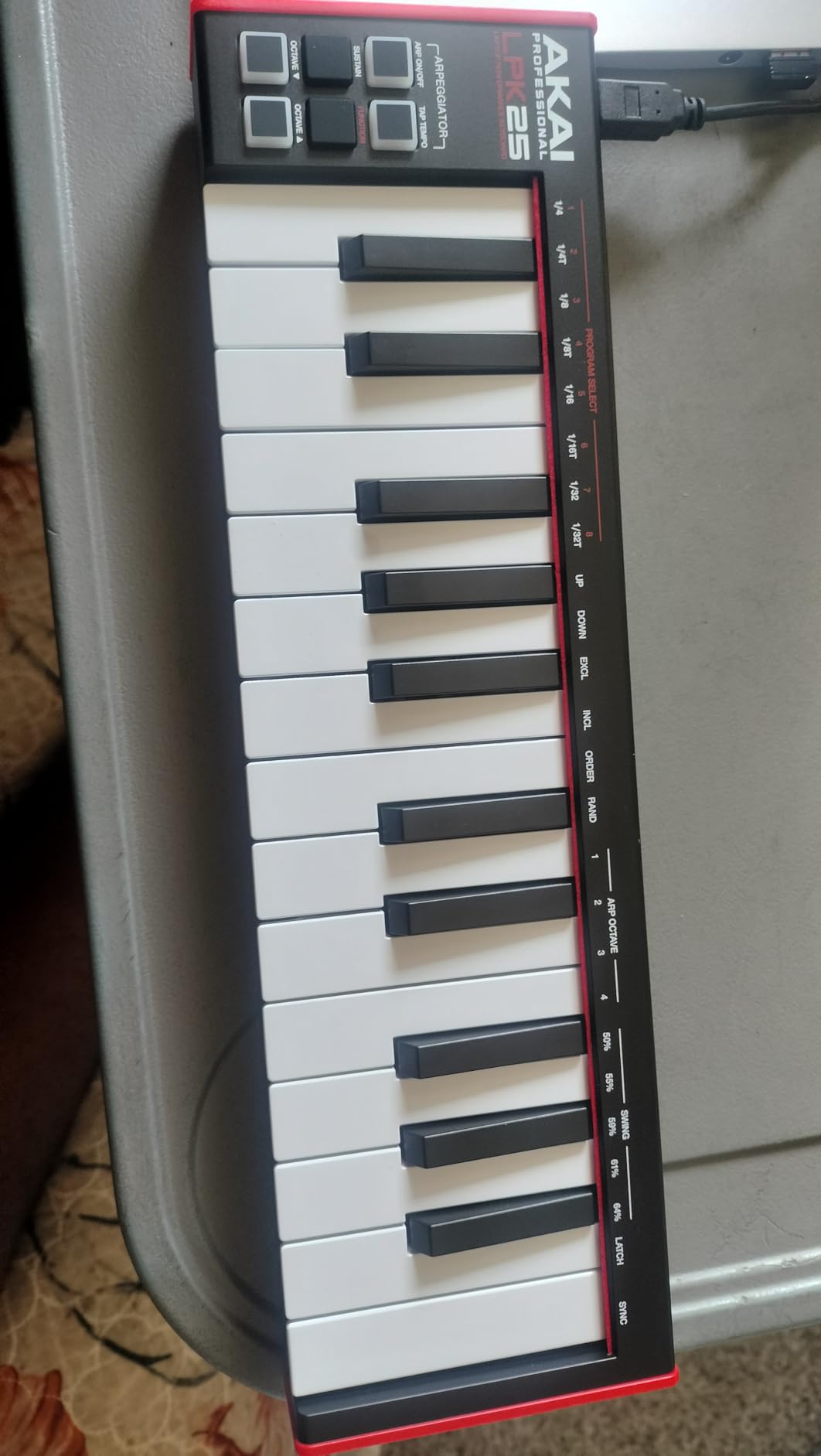 Akai Professional LPK25 25-Key USB MIDI Keyboard Controller | Velocity-Sensitive Mini Keys, Arpeggiator, Universal DAW Compatibility customer photo 2
