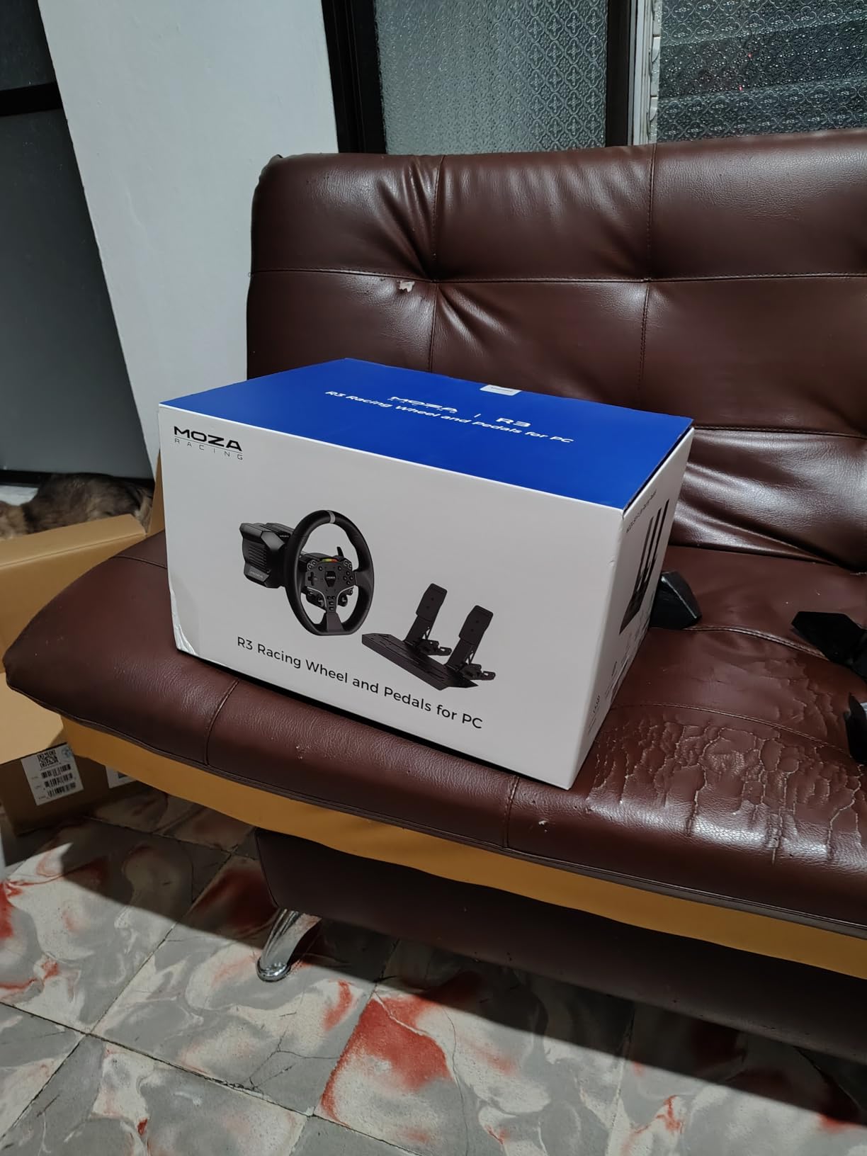 MOZA R3 Racing Wheel and Pedals Bundle for PC, 3.9Nm Direct Drive WheelBase, 11-inch ES Lite Steering Wheel, Pedals and Desk Clamp High-Performance Game Racing Simulator for PC User customer photo 1