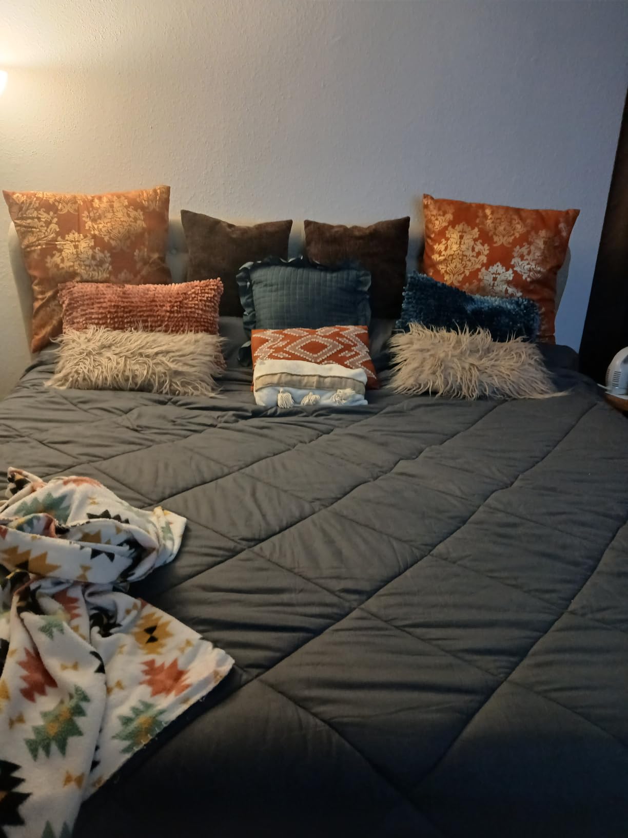 HEVUMYI 7-Piece King Comforter Set, Dark Gray Bed in a Bag customer photo 1