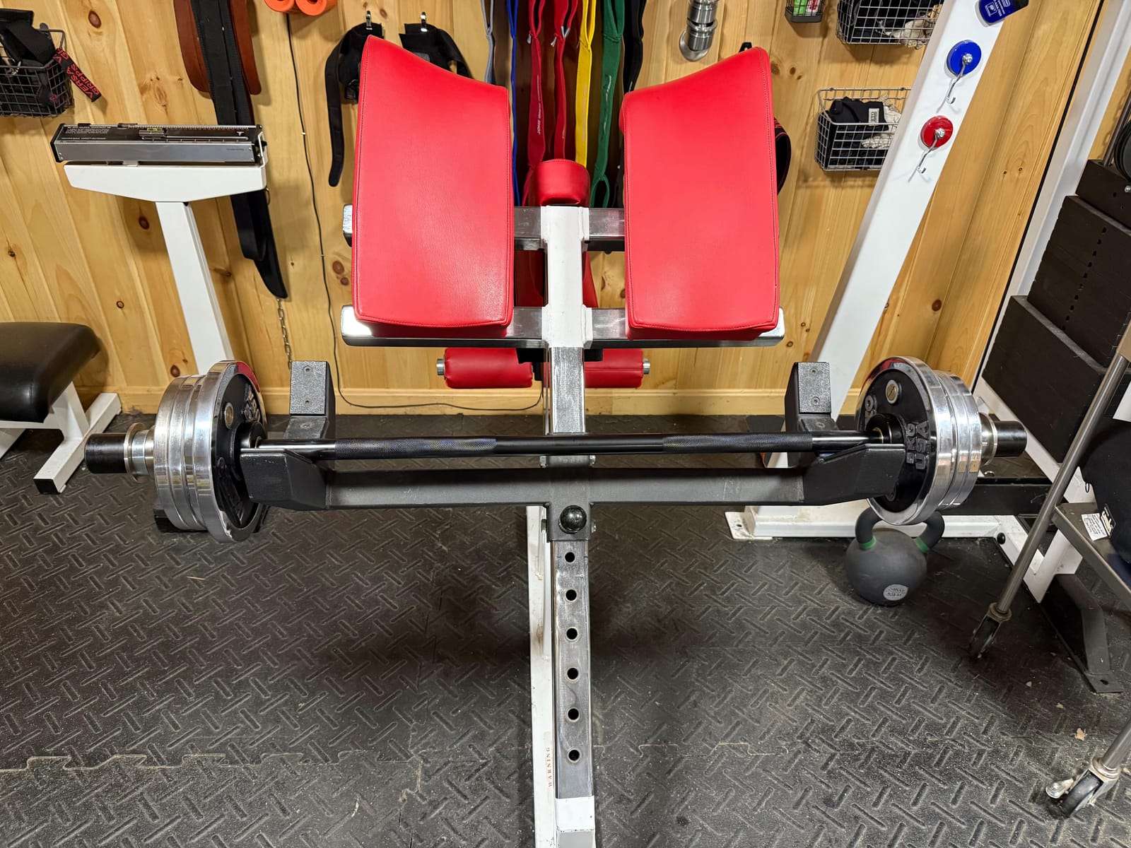 LIONSCOOL 7FT Olympic Barbell 2 inch Bar for Strength Training Weightlifting | 700/1000/1500lbs Weight Capacity, 2-Inch 40/45lbs Black, Silver, Red, Chrome Power Lifting customer photo 1