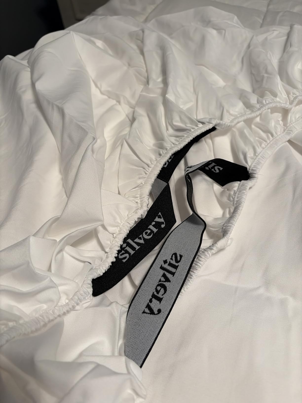 Silvery Silver Infused Bed Sheets Set - Ultra-Soft Temperature-Regulating Fabric with Self-Cleaning Technology that Stays Fresh 3X Longer for Hygienic Sleep (Cool Gray, Queen) customer photo 2