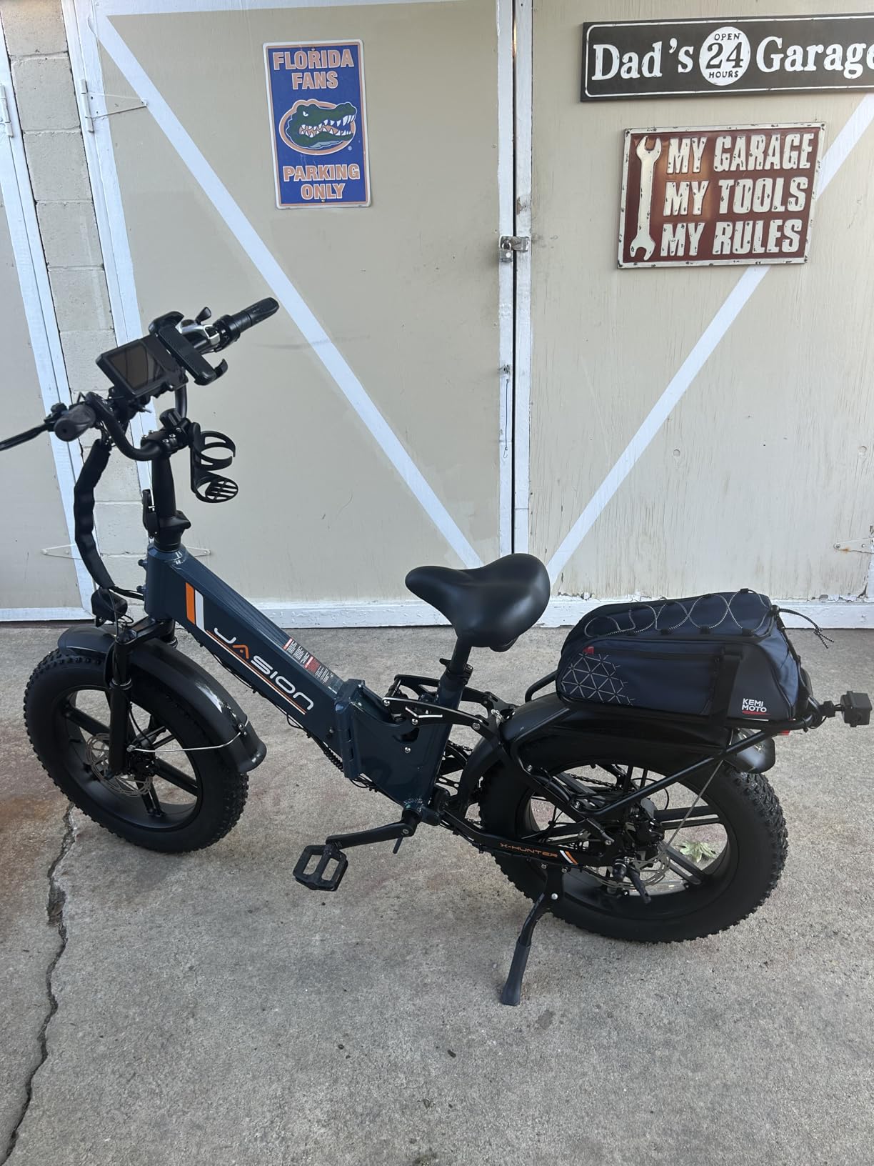 KEMIMOTO Rear Bike Rack Bag - 8L PVC Water Resistant Ebike Bags for Bicycle | Bicycle Trunk Pannier for Commuter Travel Shopping and Cycling Accessories, Reflective Strips, Lightweight (Black) customer photo 2