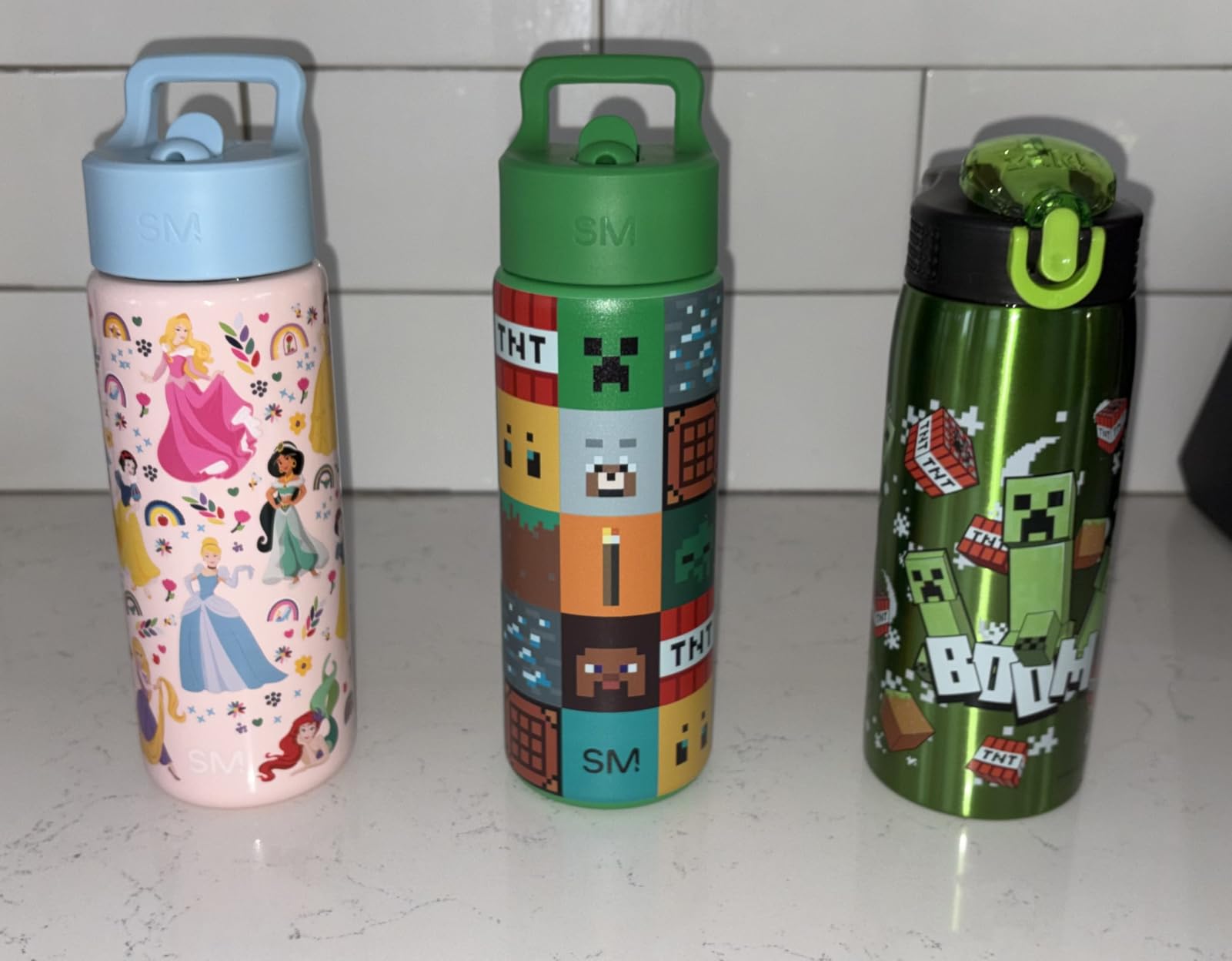 Zak Designs Minecraft Water Bottle for Travel and At Home, 19 oz Vacuum Insulated Stainless Steel with Locking Spout Cover, Built-In Carrying Loop, Leak-Proof Design (Creeper) customer photo 2
