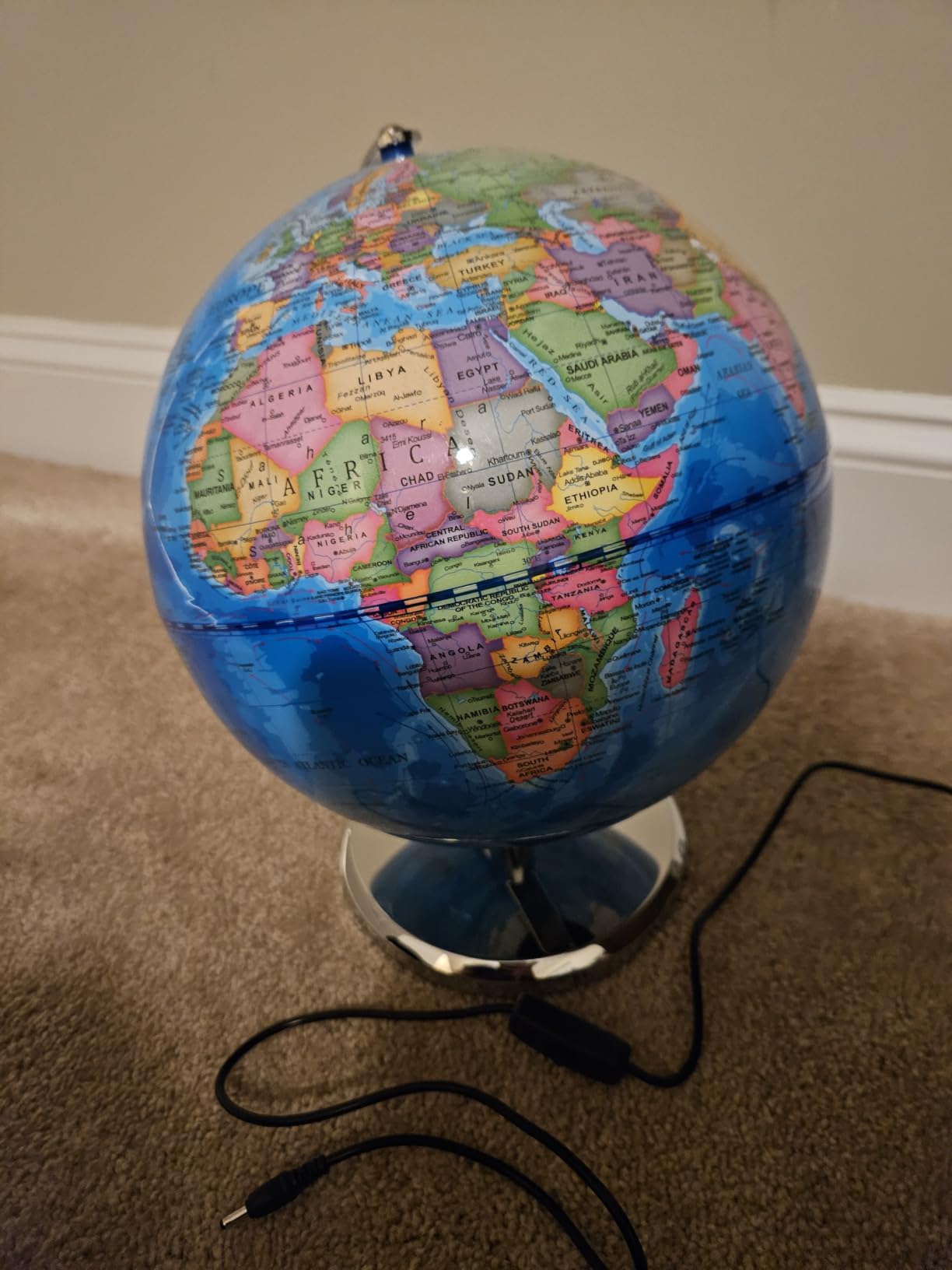 12'' Retro Illuminated World Globe with Wooden Stand, 2-1 Educ & Décor Antique Night Light up Globe Built in LED & HD Printed Map, Antique Illuminated Glob for Adults & Kids, Home Décor, Office customer photo 1