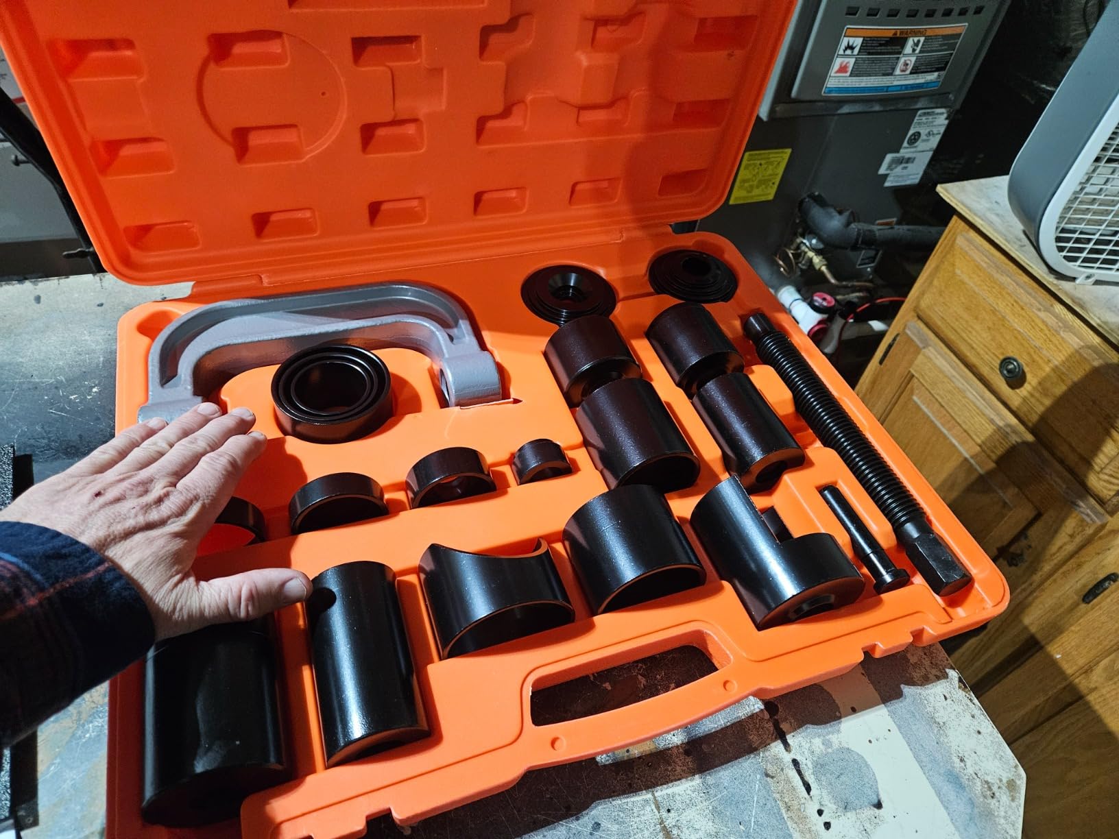 VEVOR Ball Joint Press Kit, 25 pcs Tool Kit, C-Press Ball Joint Remove and Install Tools, for Most 2WD and 4WD Cars, Heavy Duty Ball Joint Repair Kit for Automotive Repairing customer photo 1