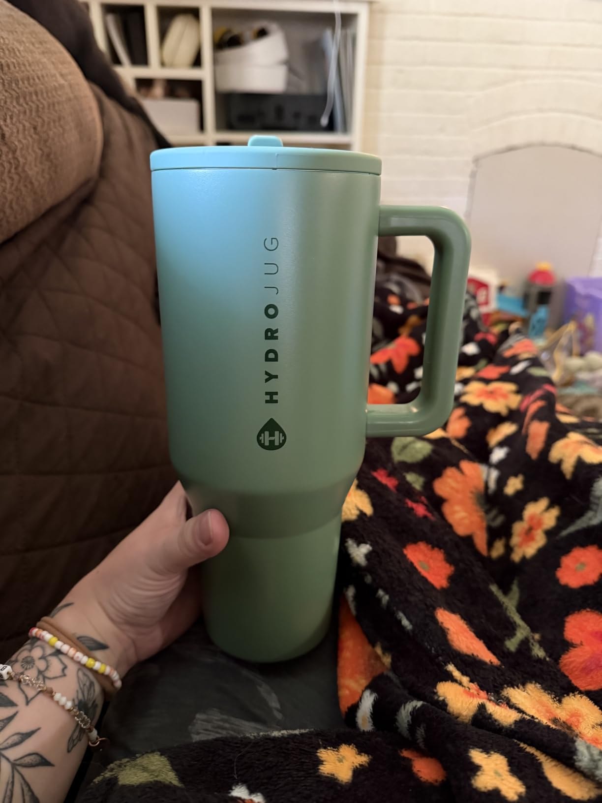 HydroJug Traveler 40oz, Insulated Tumbler with Handle & Straw, Sage | Triple wall insulated, flip straw lid, leak-resistant, stainless steel, cup holder friendly, BPA-free, dishwasher safe customer photo 2