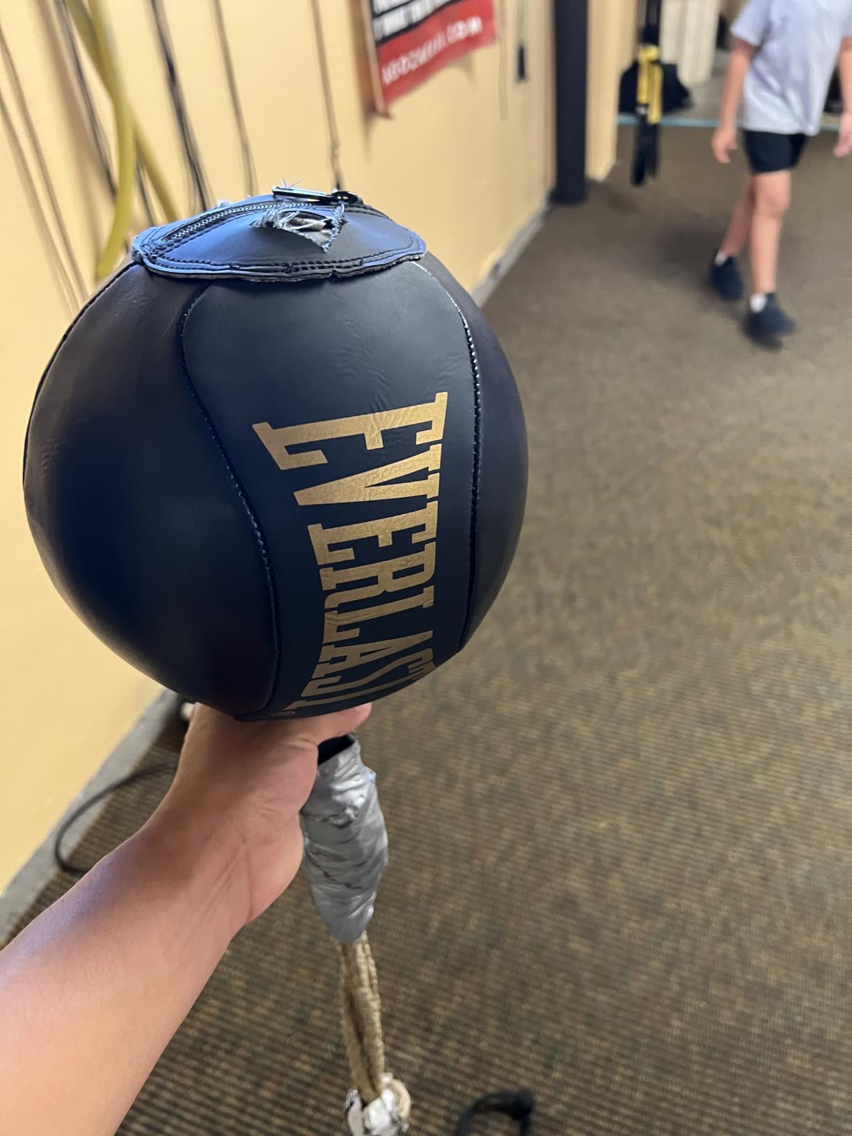 Everlast Elite Double End Bag | Premium Leather, Latex Bladder | Speed | Heavy Punching Bag for Boxing & MMA Training customer photo 1
