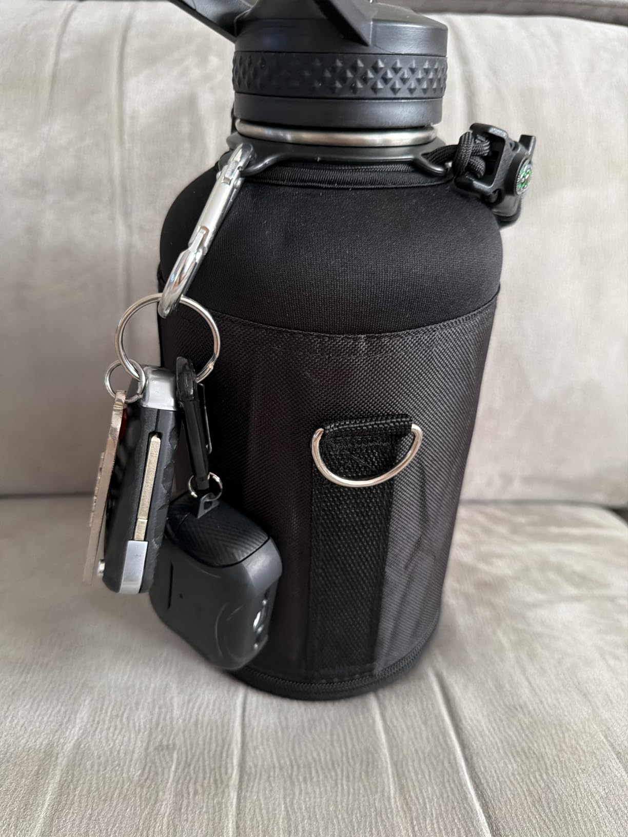 RAYMYLO Insulated Water Bottle 40 oz, Triple Wall Vacuum Stainless Steel, Cold for 36Hrs, Hot for 18Hrs, Leak Proof & Non-BPA, Modern Water Flask Jug with Paracord Handle & Straw Spout Lids customer photo 1