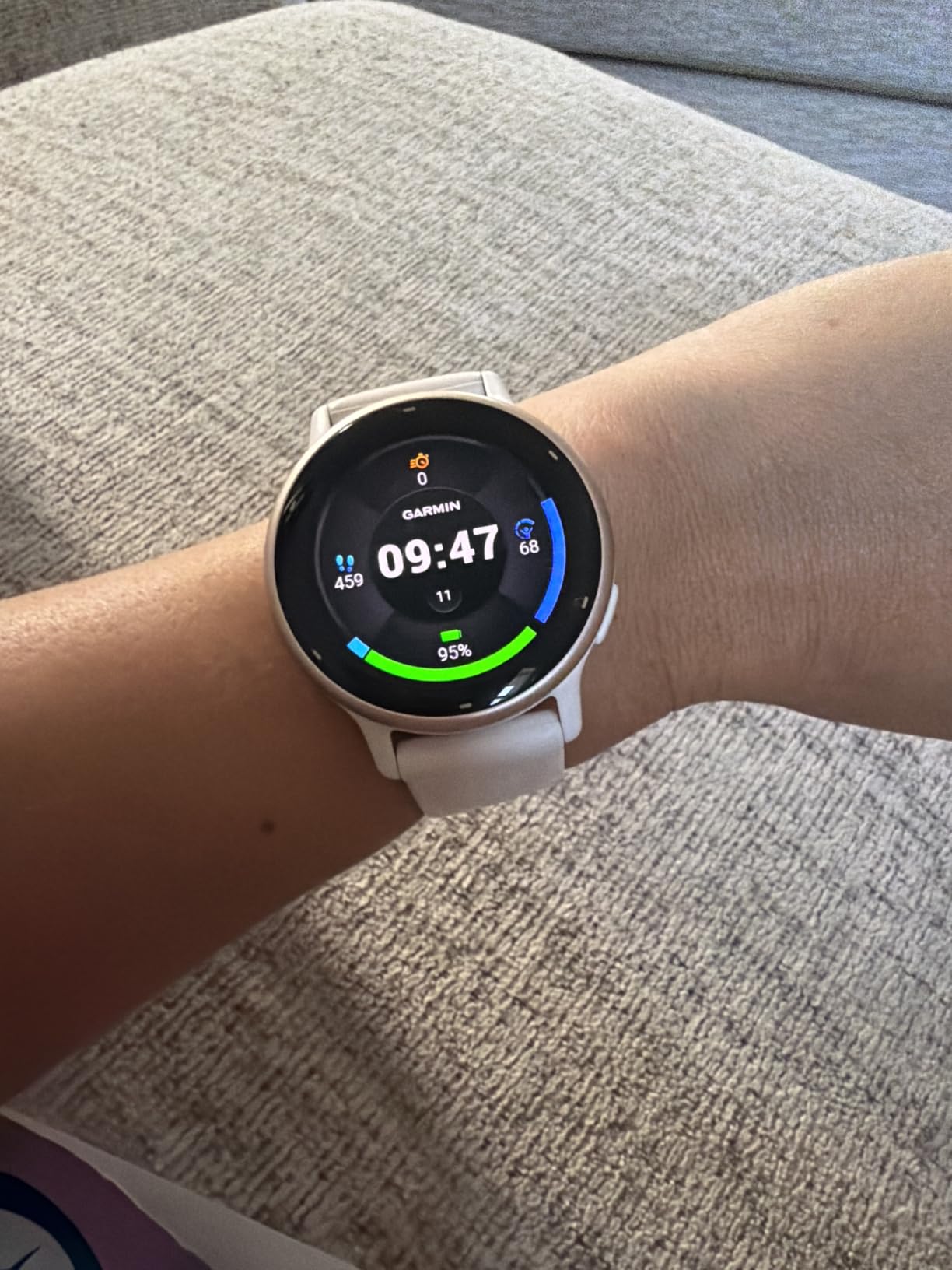 Garmin vívoactive 5, Health & Fitness GPS Smartwatch, 42mm, Black | 24/7 Health Monitoring, Built-In Sports Apps, Sleep Coach, Body Battery Energy Monitoring, Workout Benefit & Recovery Time customer photo 1