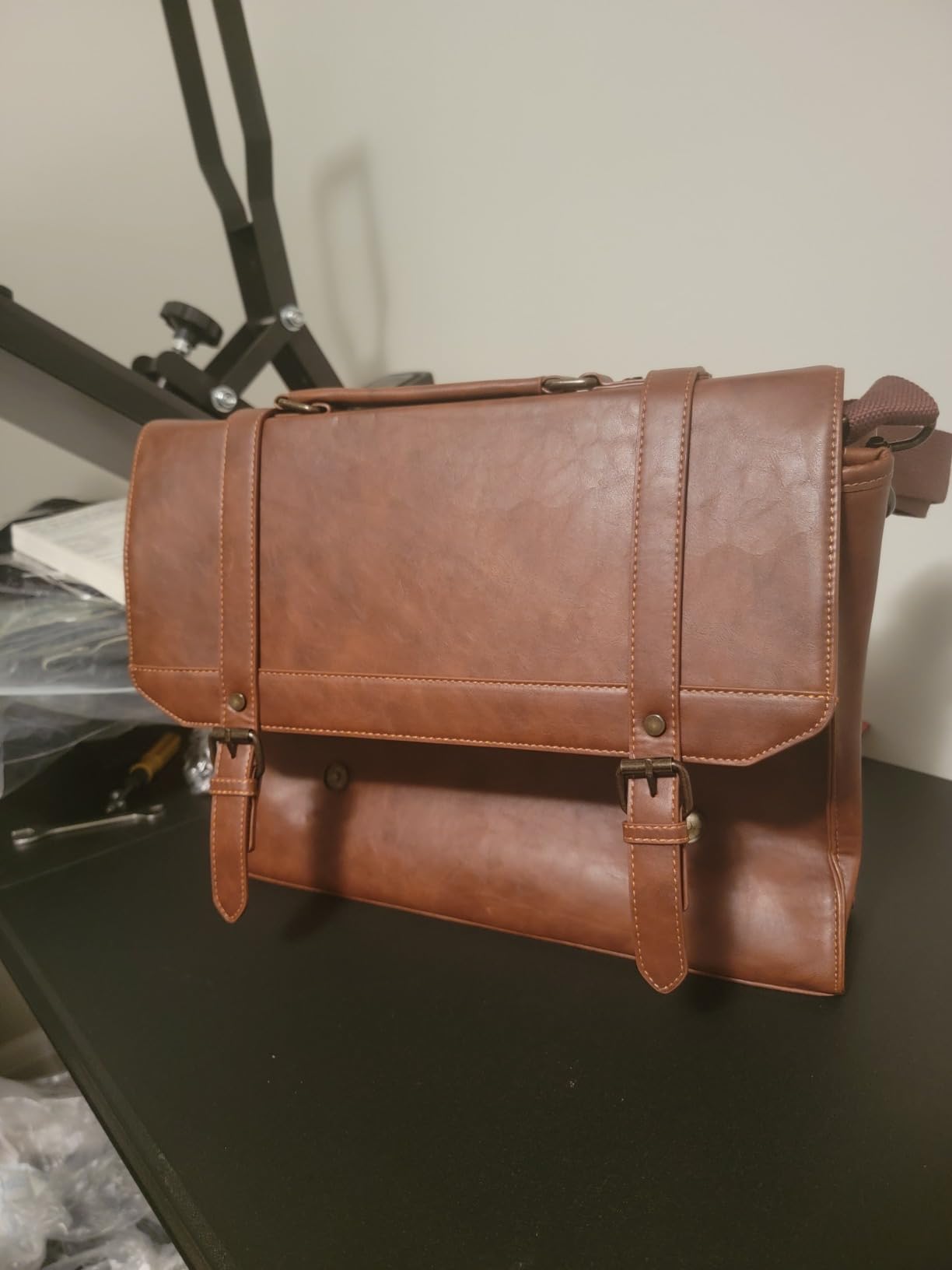 IGOLUMON Mens Messenger Bag 15.6 Inch Vintage Leather Laptop Briefcase Bag | Waterproof Large Work Computer Bag, Rugged Leather Satchel Bag Retro Shoulder Bag for Office Business Travel College, Brown customer photo 2