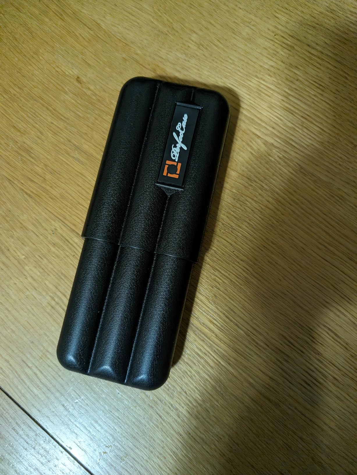 Perfec - PerfecCase 3-Finger Cigar Case, Airtight Seal, Travel Humidor Case | Virtually airtight seal helps protect cigars and freshness. Includes humidifier and is ideal for everyday carry and travel. customer photo 1