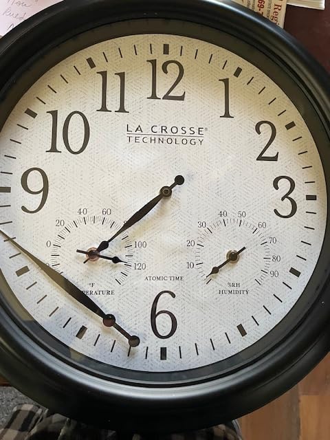 La Crosse Technology 404-18027-INT 18-inch Indoor/Outdoor Tan Atomic Analog Wall Clock customer photo 1