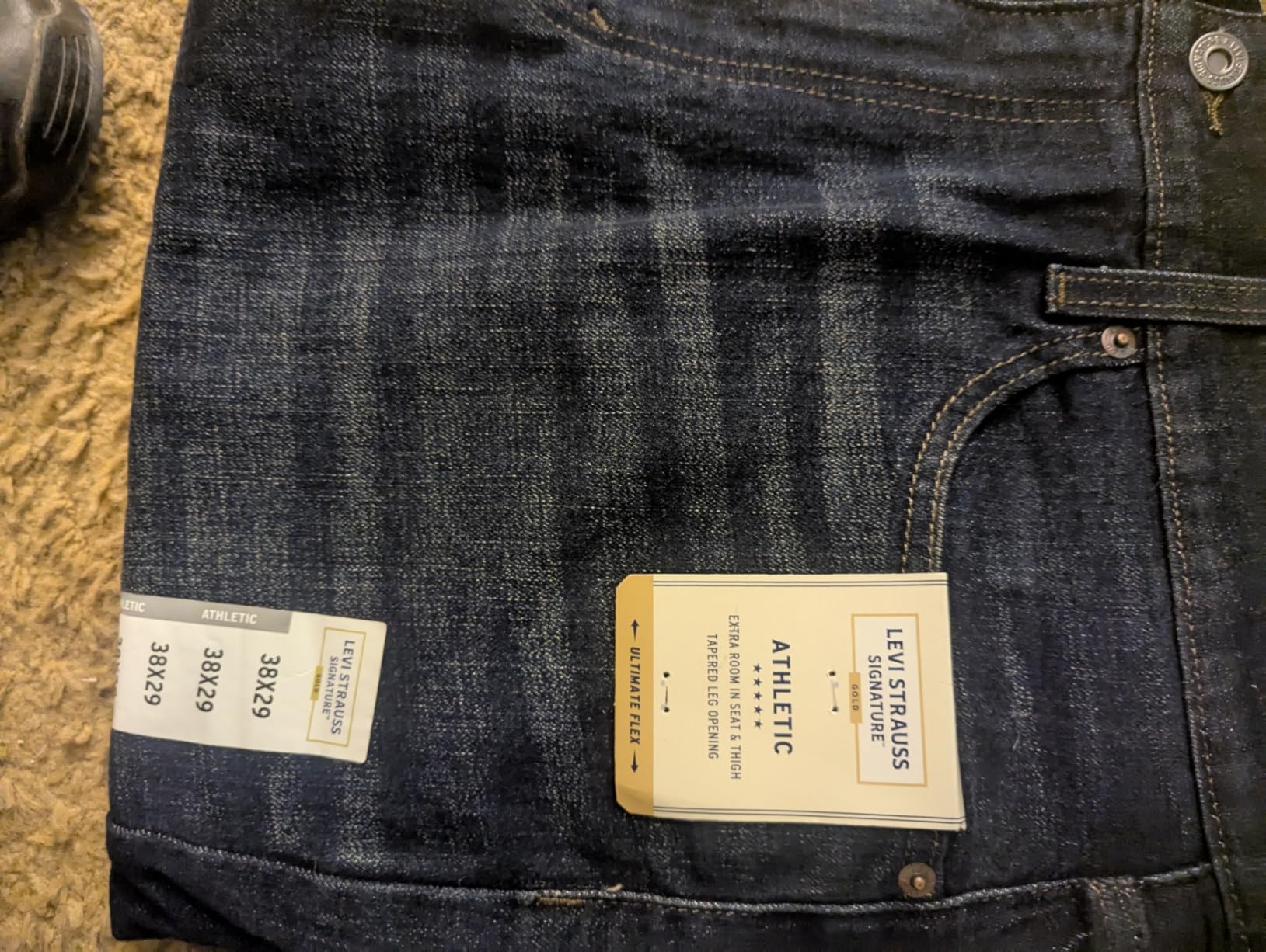 Levi Strauss Signature Gold Men's Athletic Fit Jean customer photo 1