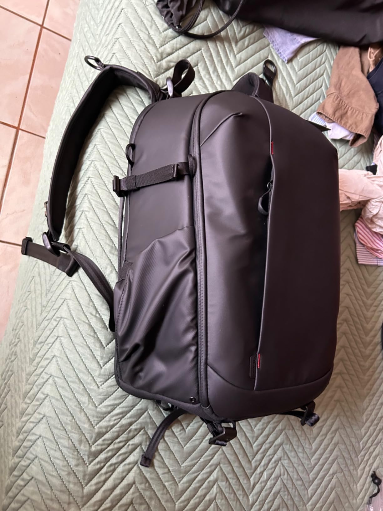 ULANZI 22L Camera Backpack Professional Bag, Water-Resistant Camera Case customer photo 1