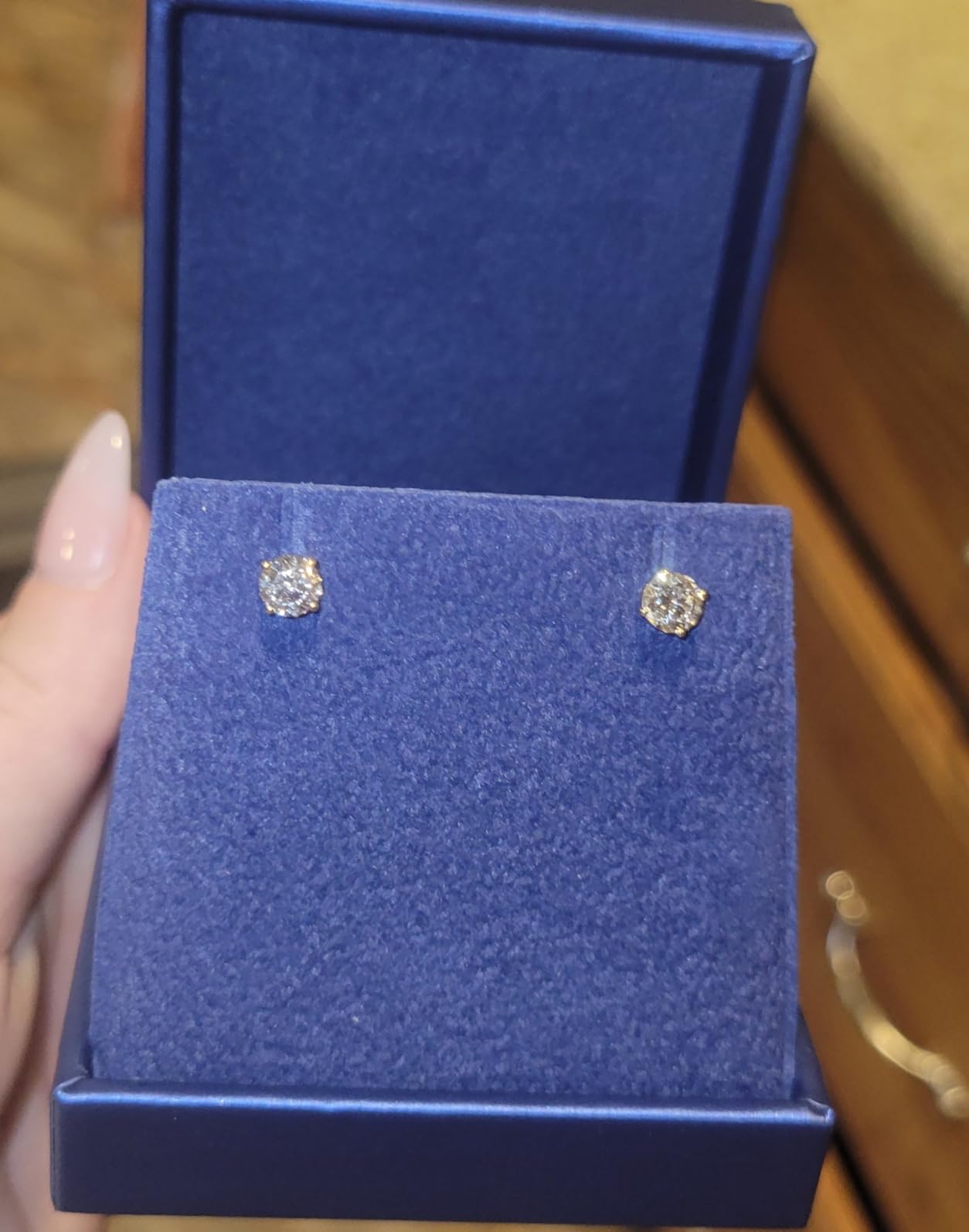 CERTIFIED 1 to 6 Carat LAB GROWN Solitaire Diamond Stud Earrings Round Cut 4 Prong Screw Back (F-G Color, VS1-VS2 Eye Clean Clarity) customer photo 1