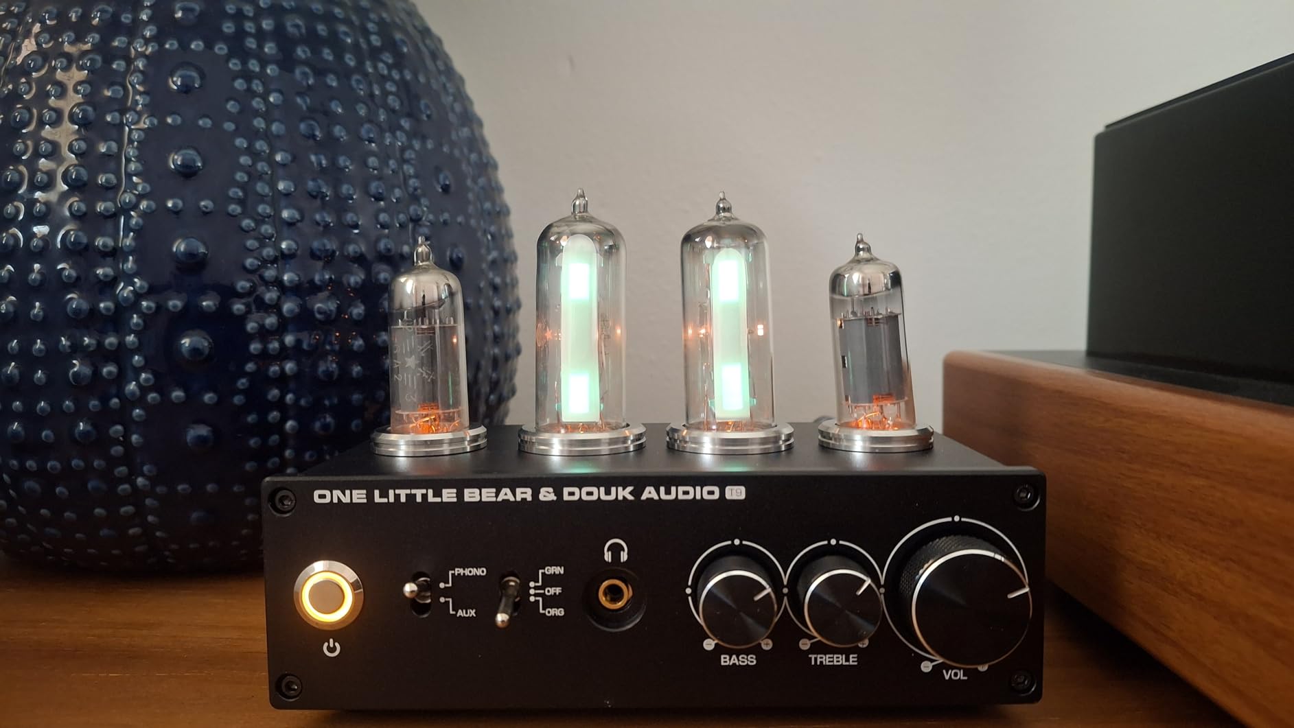 Douk Audio T9 Vacuum Tube Phono Preamp Stereo Turntable Preamplifier with Headphone Output and Treble Bass Control for MM/MC Record Player, Home Hi-Fi Audio, Amplifier, Speaker customer photo 1