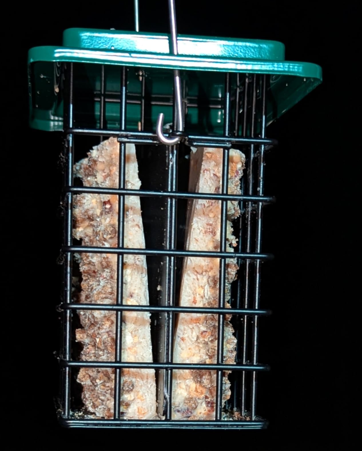 iBorn Double Suet Feeder for Outside Hanging, Weatherproof Suet Feeders, Suet Holder with Taller Grid for Woodpecker, Suet Cage Bird Feeders for Outdoors, Easy to Clean and Refill, All Metal, Black customer photo 2