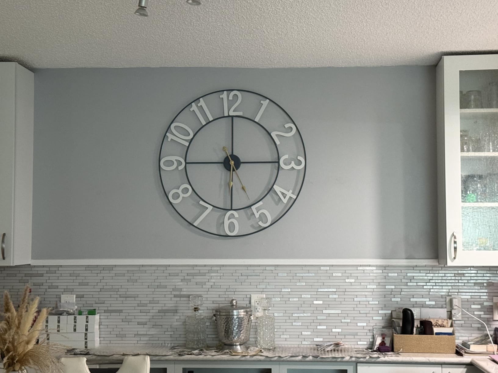 Sorbus Large Wall Clock, Metal Frame, Battery Powered (24 Inch, Black) | Clocks for living room decor feature a powder-coated finish and analog art for kitchens, bedrooms, homes and offices. customer photo 1