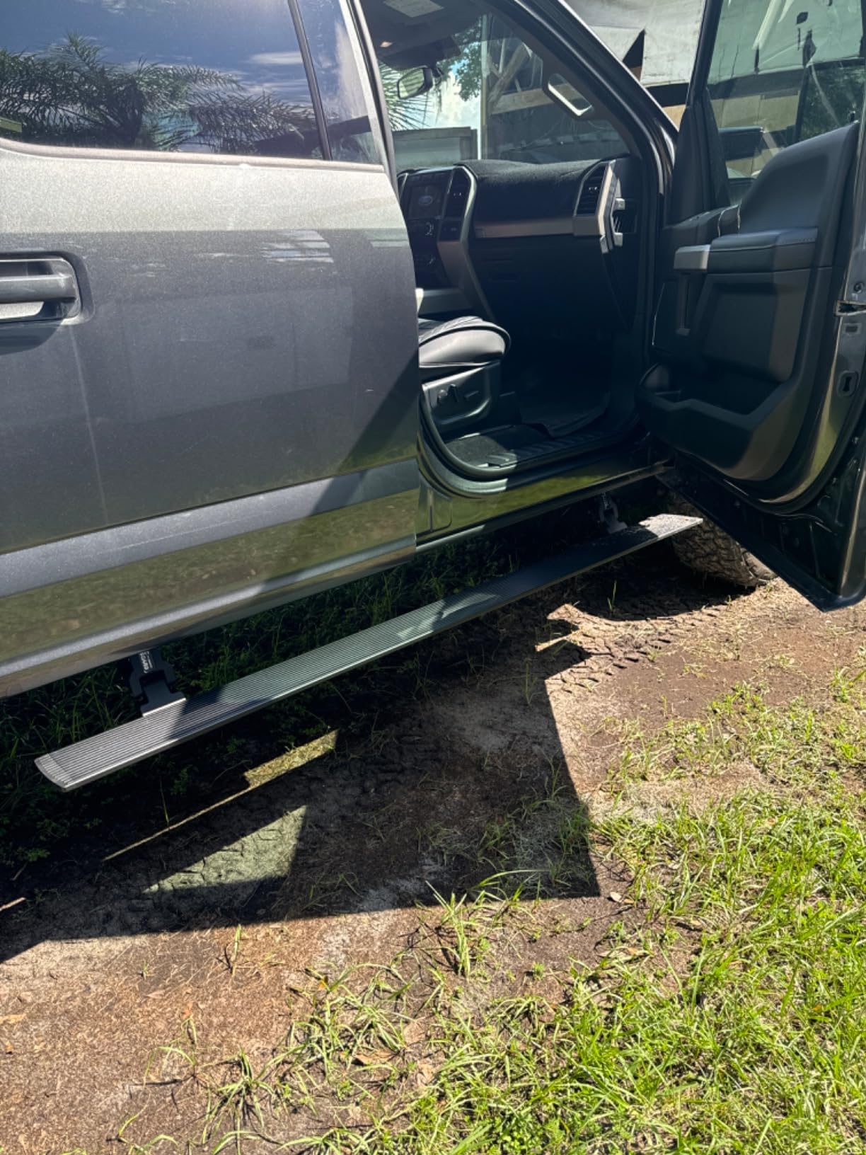 Rough Country Power Running Boards with LED Step Lights for Ford F-150 Lightning/F-250/F-350/Raptor (2015-2026) Crew Cab - Retractable Electric Side Steps, Non-Slip Aluminum Design customer photo 1