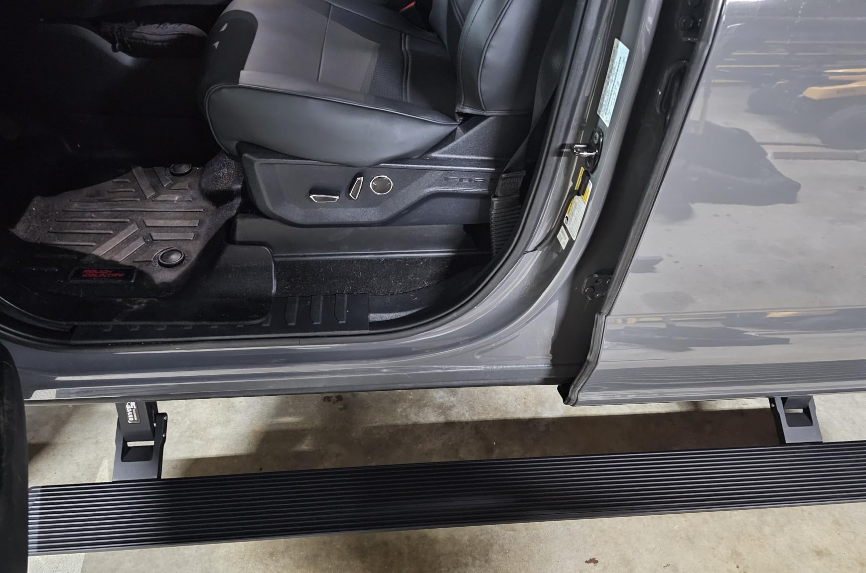 Rough Country Power Running Boards with LED Step Lights for Ford F-150 Lightning/F-250/F-350/Raptor (2015-2026) Crew Cab - Retractable Electric Side Steps, Non-Slip Aluminum Design customer photo 2