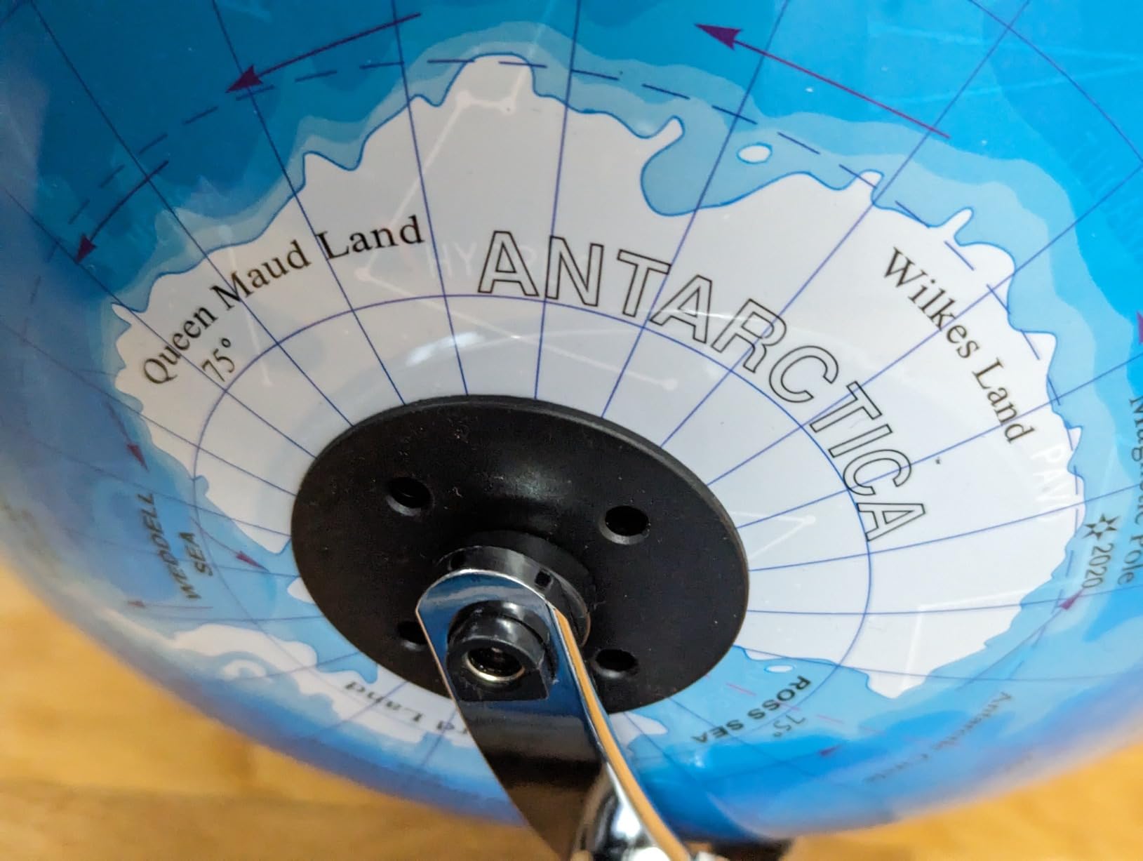 SOUNDANCE 13 Inch Illuminated World Globe, LED Constellation, Blue | Heavy Metal Base, Plug-in LED Lamp, 88 Constellations, Kids Learning Tool, Desk & Classroom Decor customer photo 2