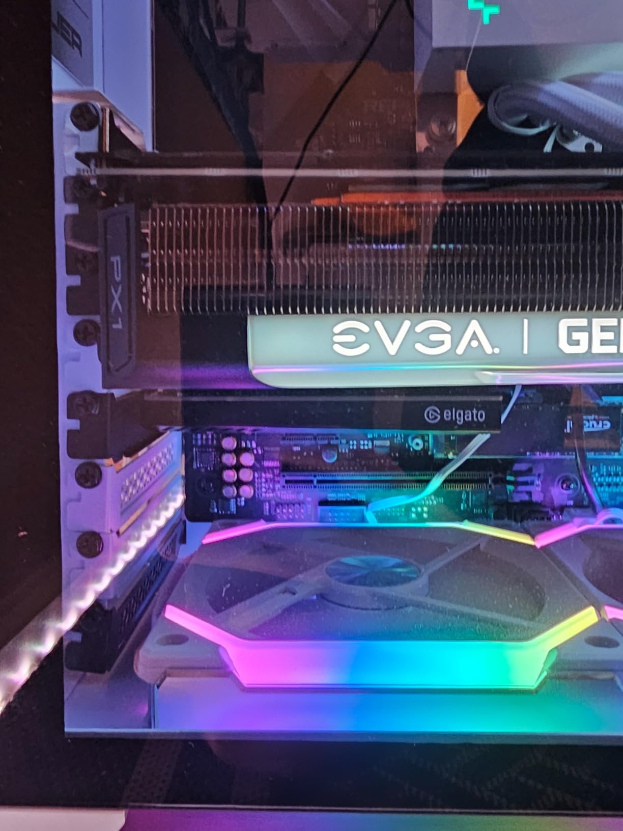 Elgato 4K Pro Internal Capture Card, 8K60 Passthrough customer photo 2