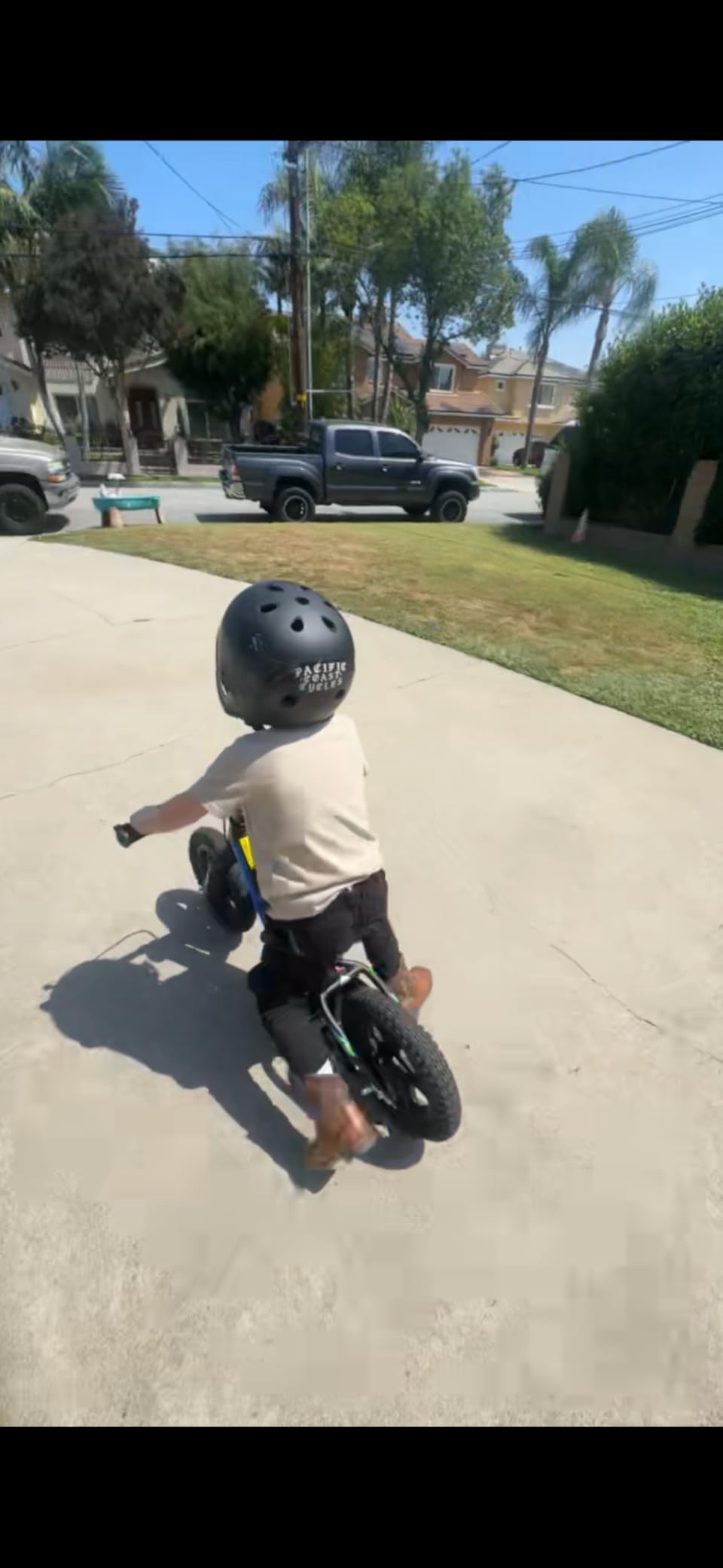Lightweight Electric Dirt Bike for Kids, 170/340W Electric Motorcycle Up to 10/12MPH, 24V Detachable Battery, Hand-Operated Dual Brakes Electric Balance Bike for Ages 3-6/5-12 customer photo 1
